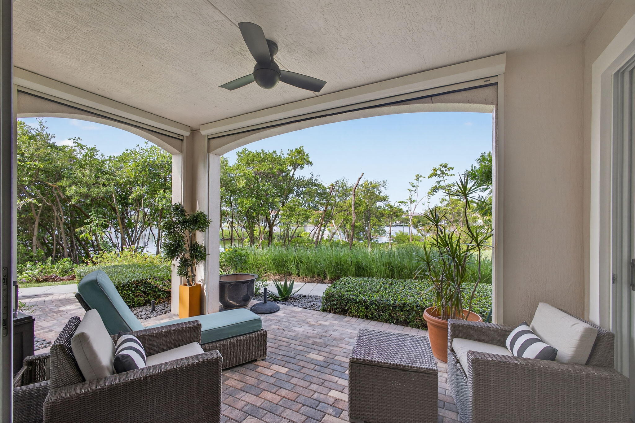 CARRIAGE HOMES AT FRENCHMANS HARBOR CONDO - Residential