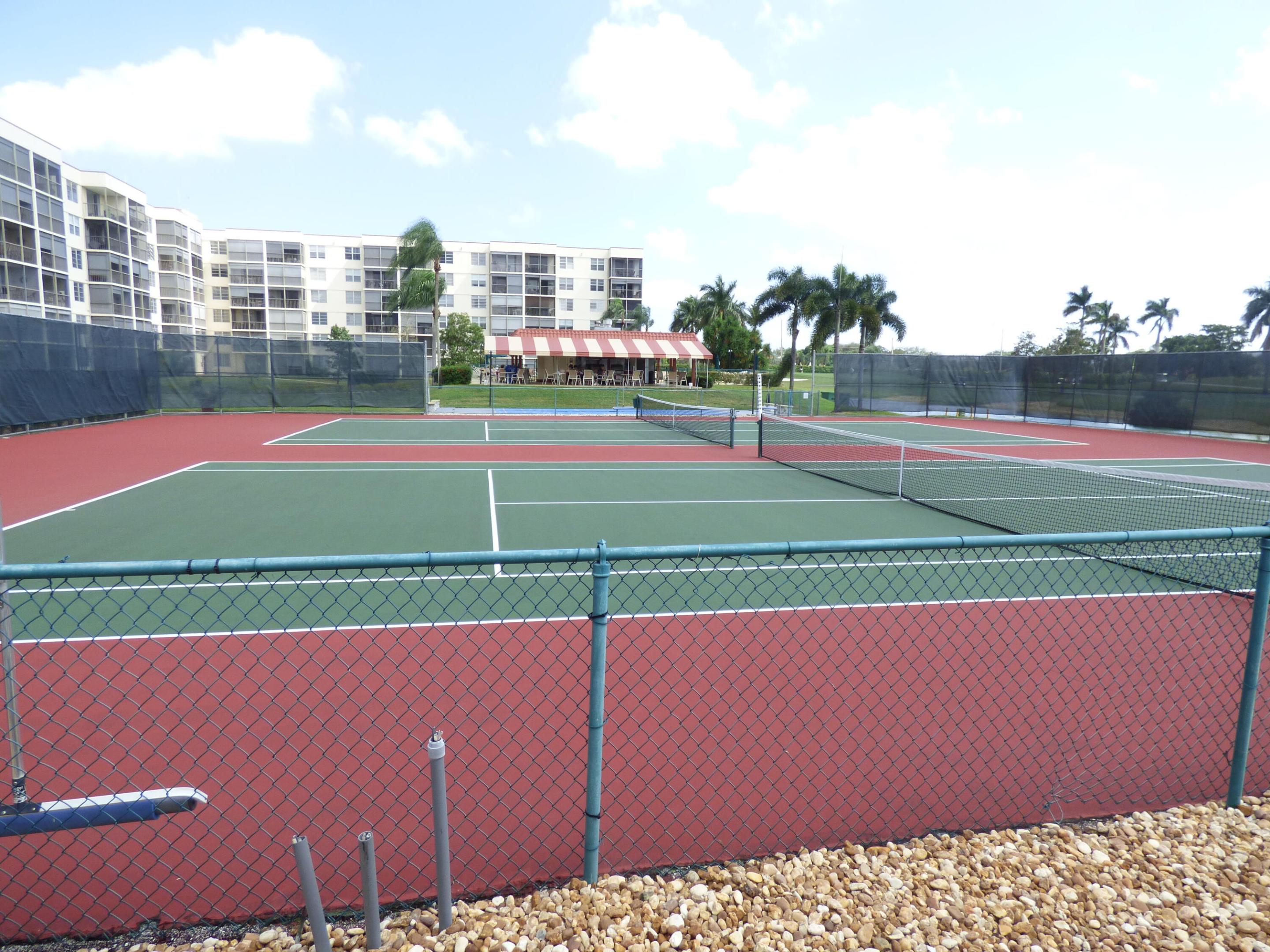 HOLLYBROOK GOLF - Residential