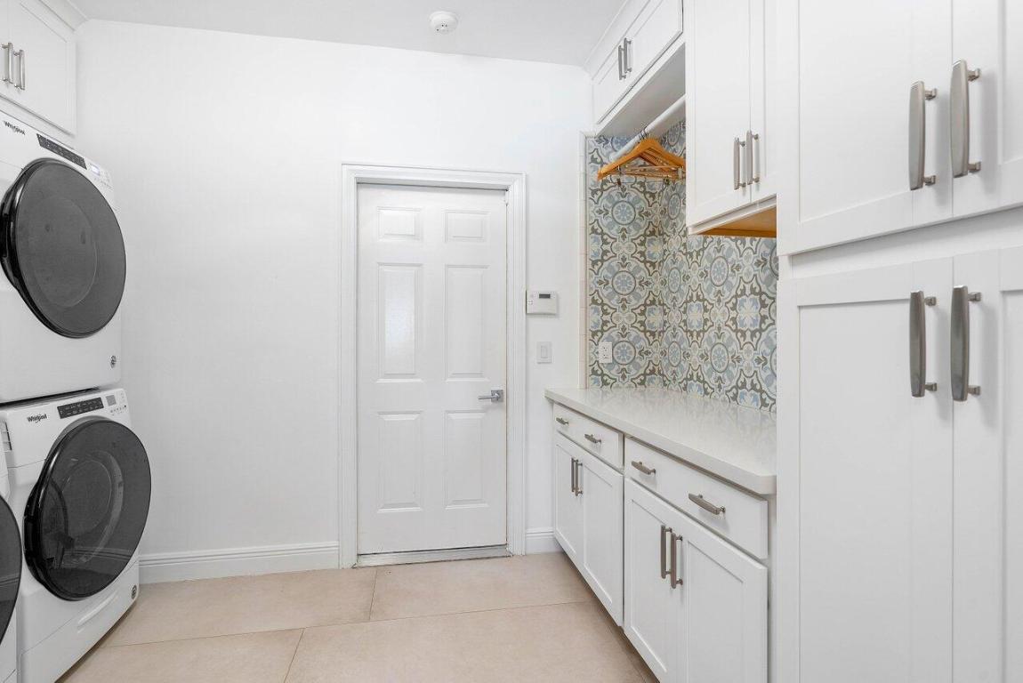 SAILFISH POINT - Residential