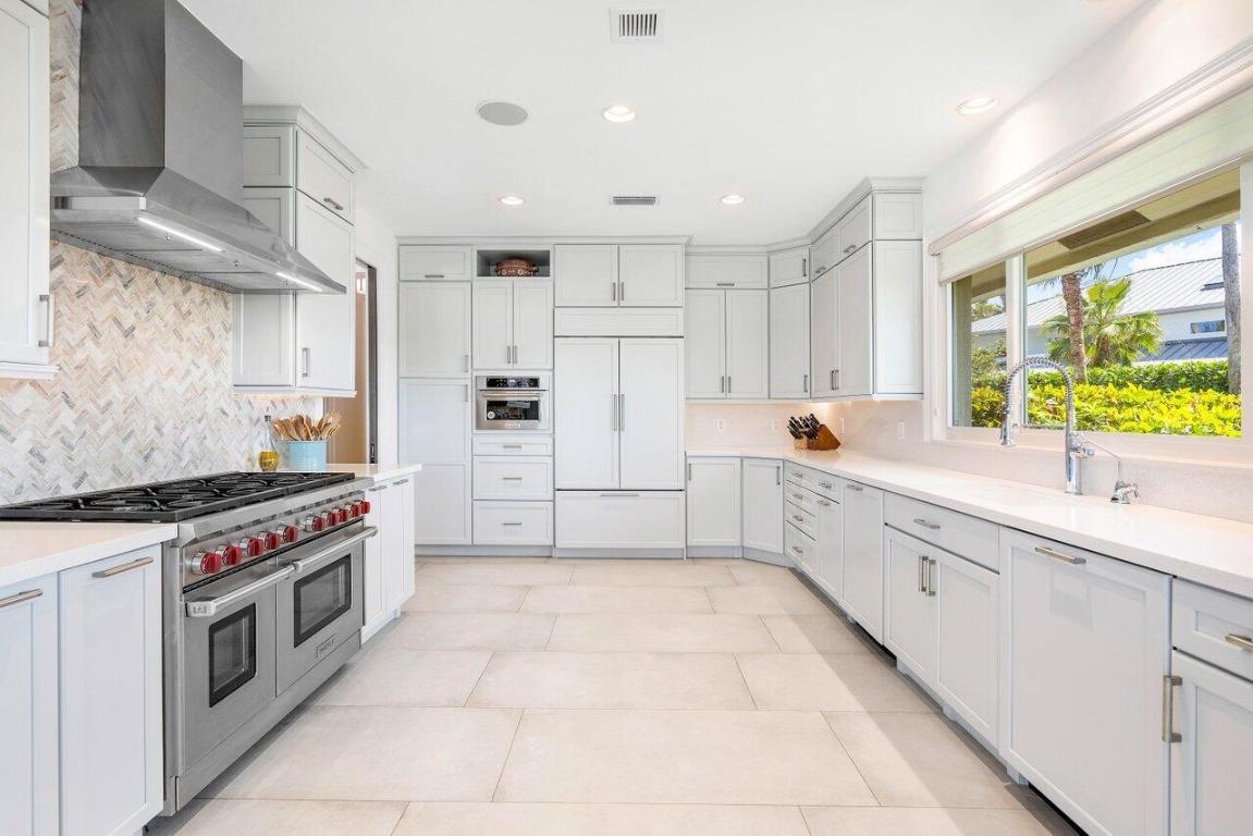 SAILFISH POINT - Residential