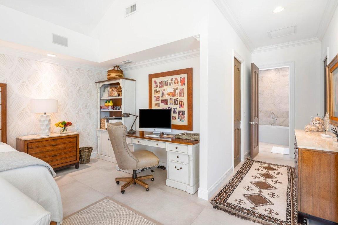 SAILFISH POINT - Residential
