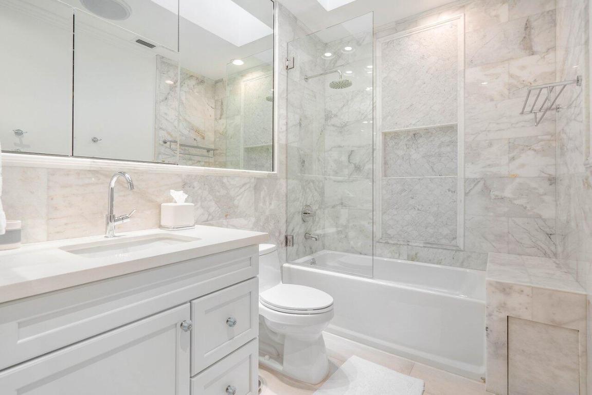SAILFISH POINT - Residential
