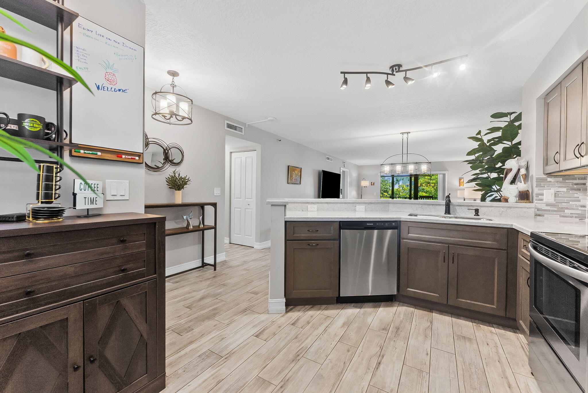 CYPRESS BEND CONDOMINIUM VI - Residential