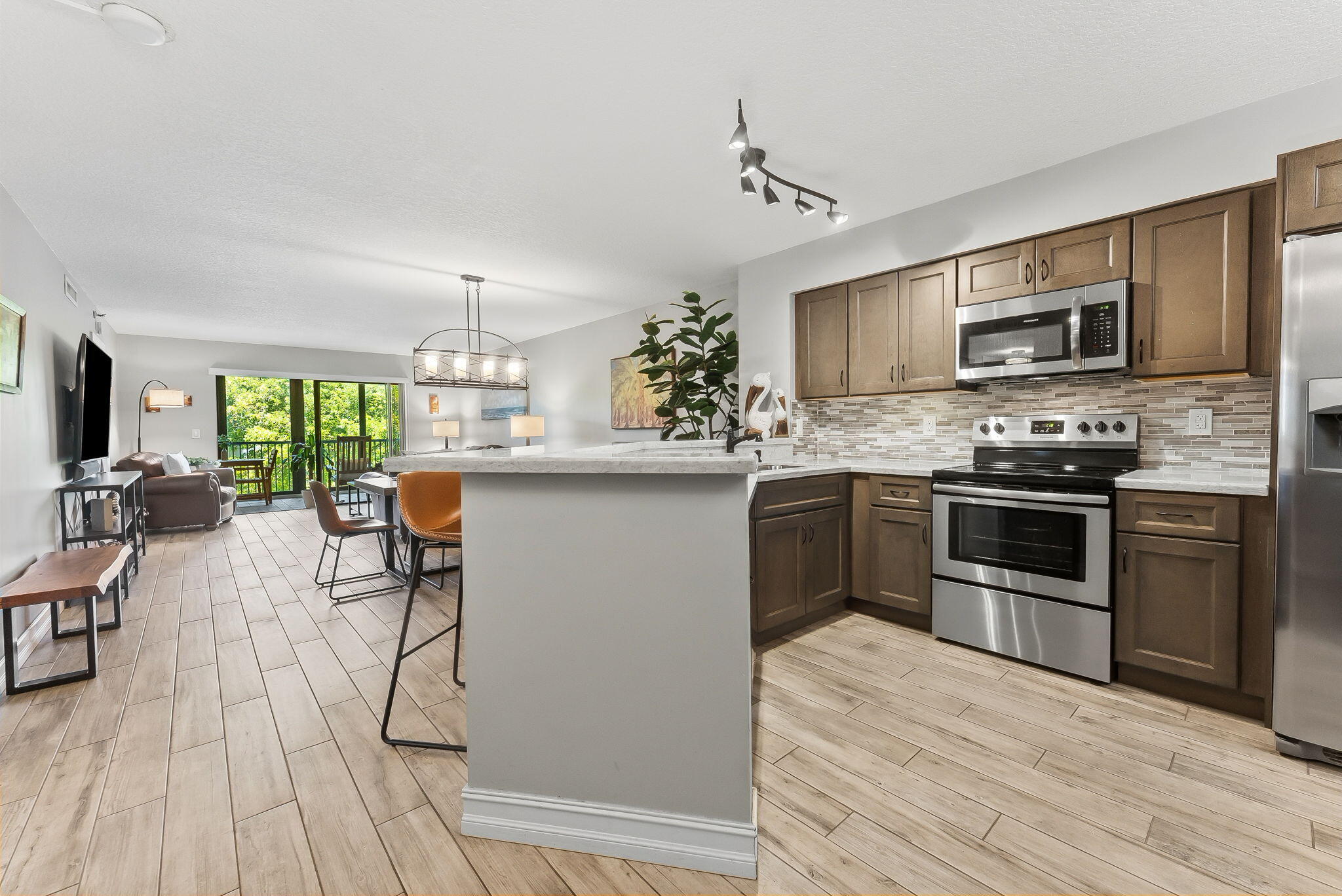 CYPRESS BEND CONDOMINIUM VI - Residential