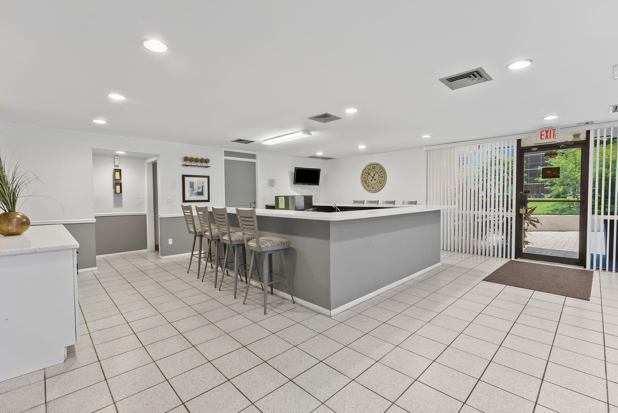 CYPRESS BEND CONDOMINIUM VI - Residential