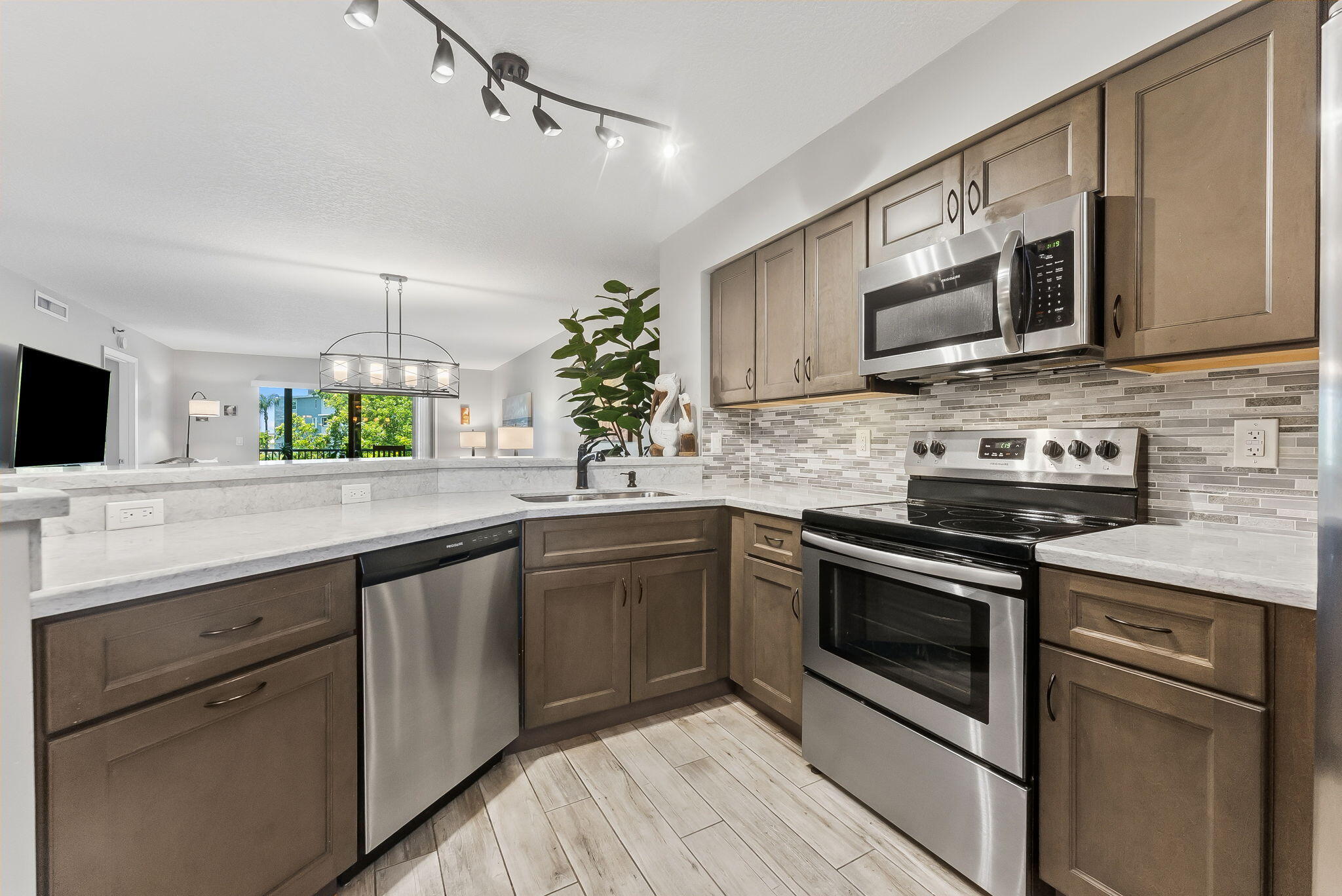 CYPRESS BEND CONDOMINIUM VI - Residential