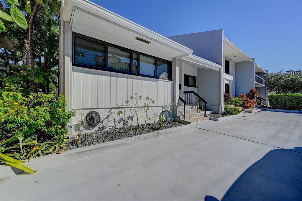 OCEAN SURF CONDO - Residential Lease