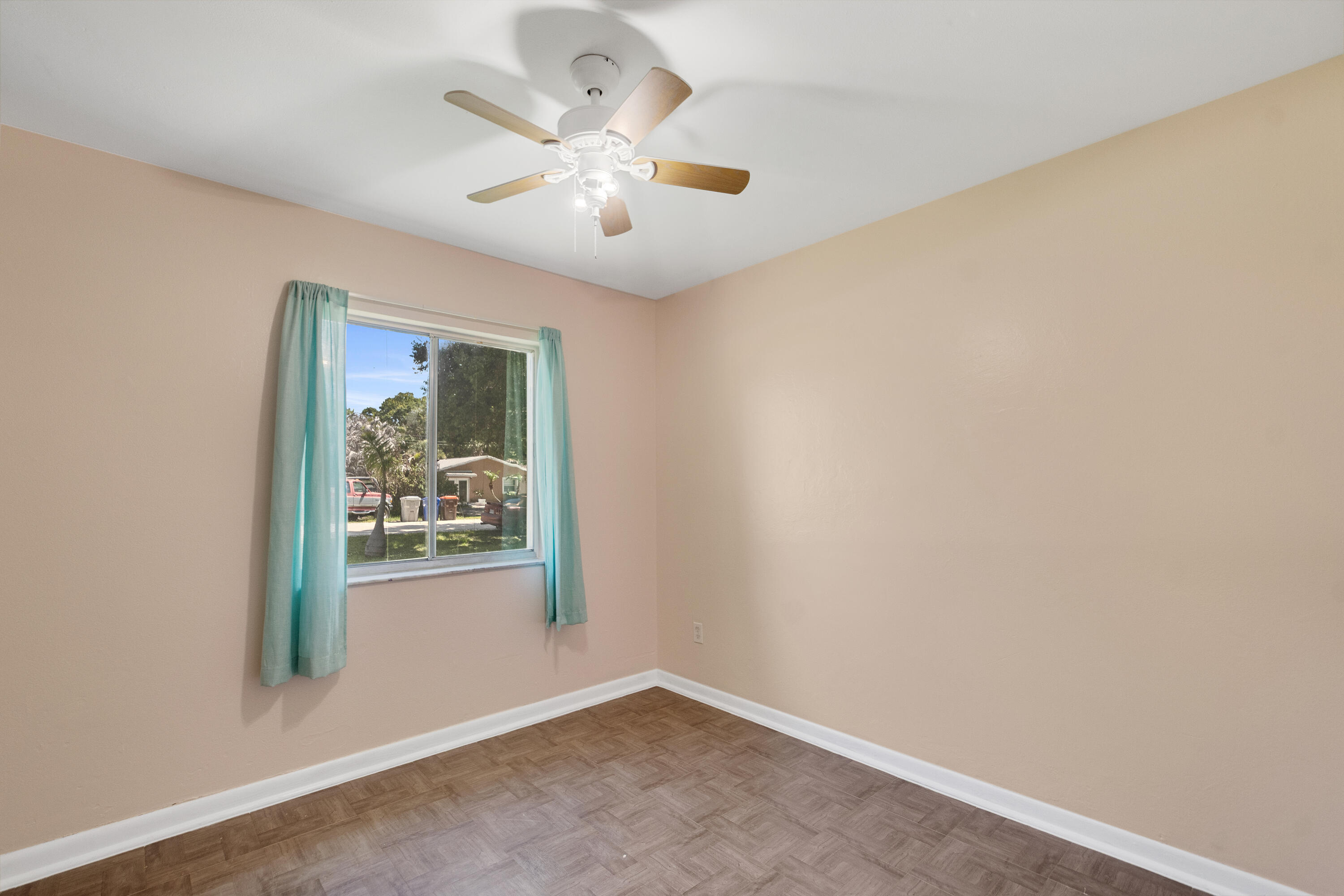 PINE TREE PARK UNIT NO 4 - Residential