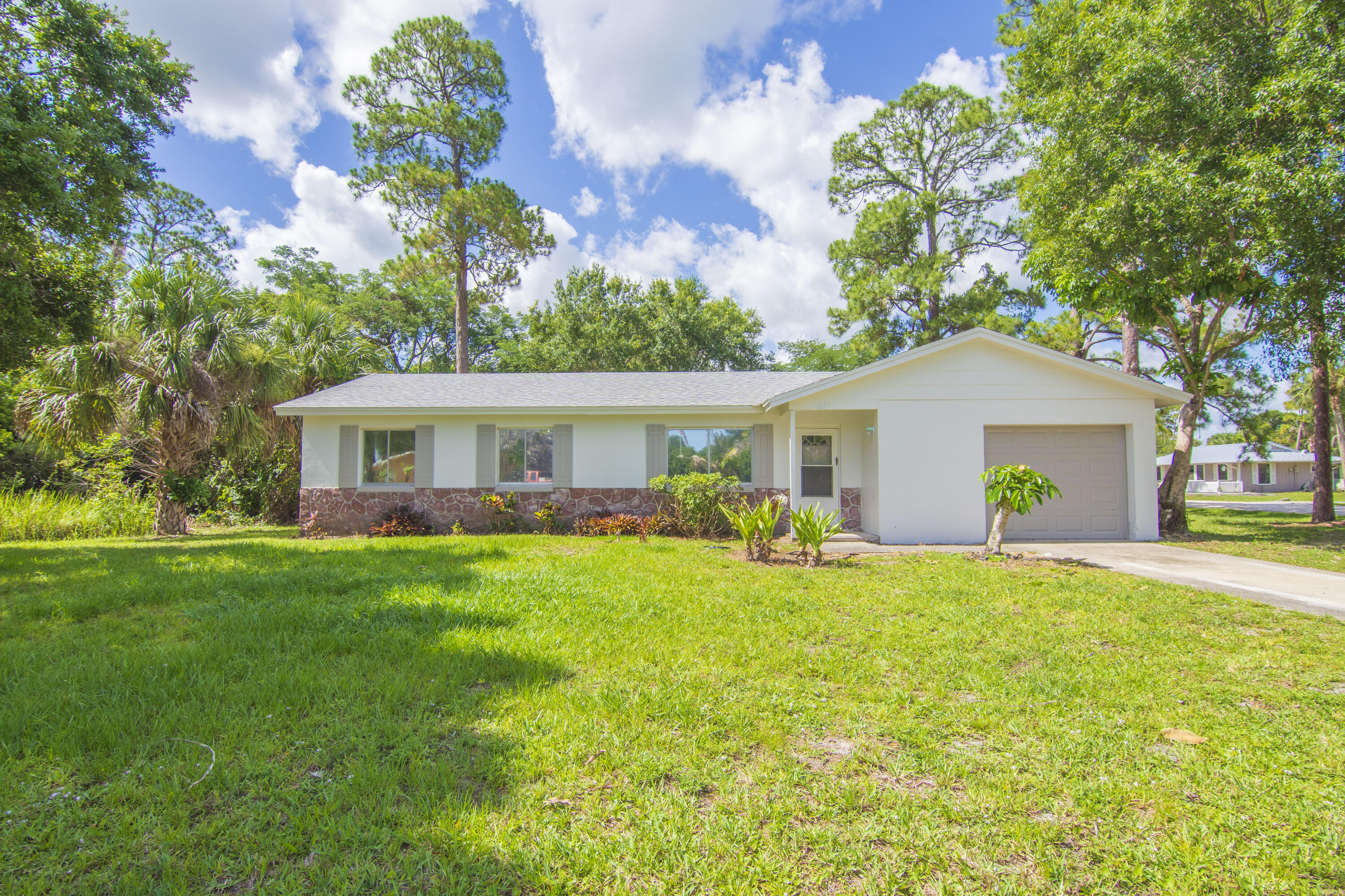 PINE TREE PARK UNIT NO 4 - Residential