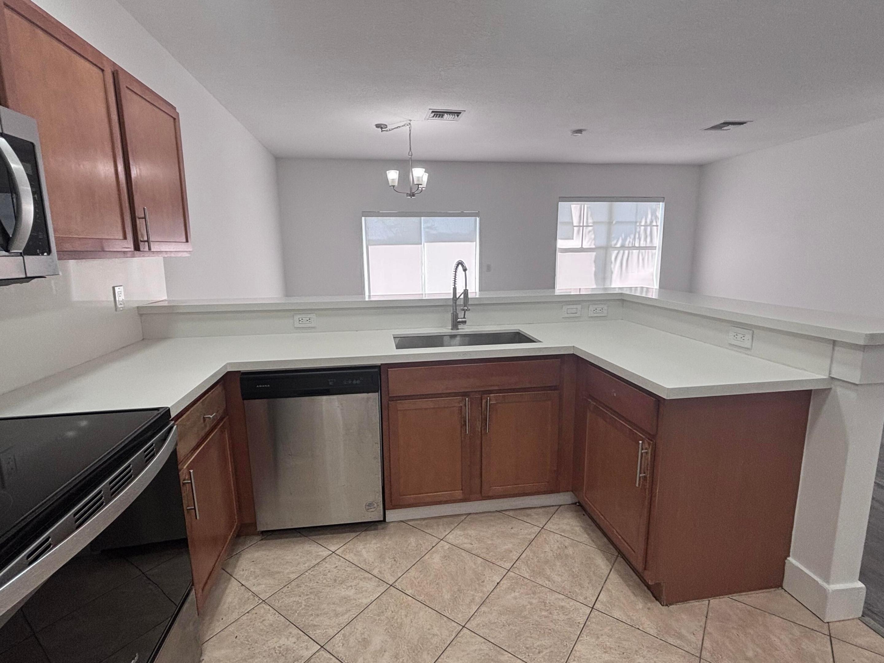 RIVER OAKS - Residential Lease