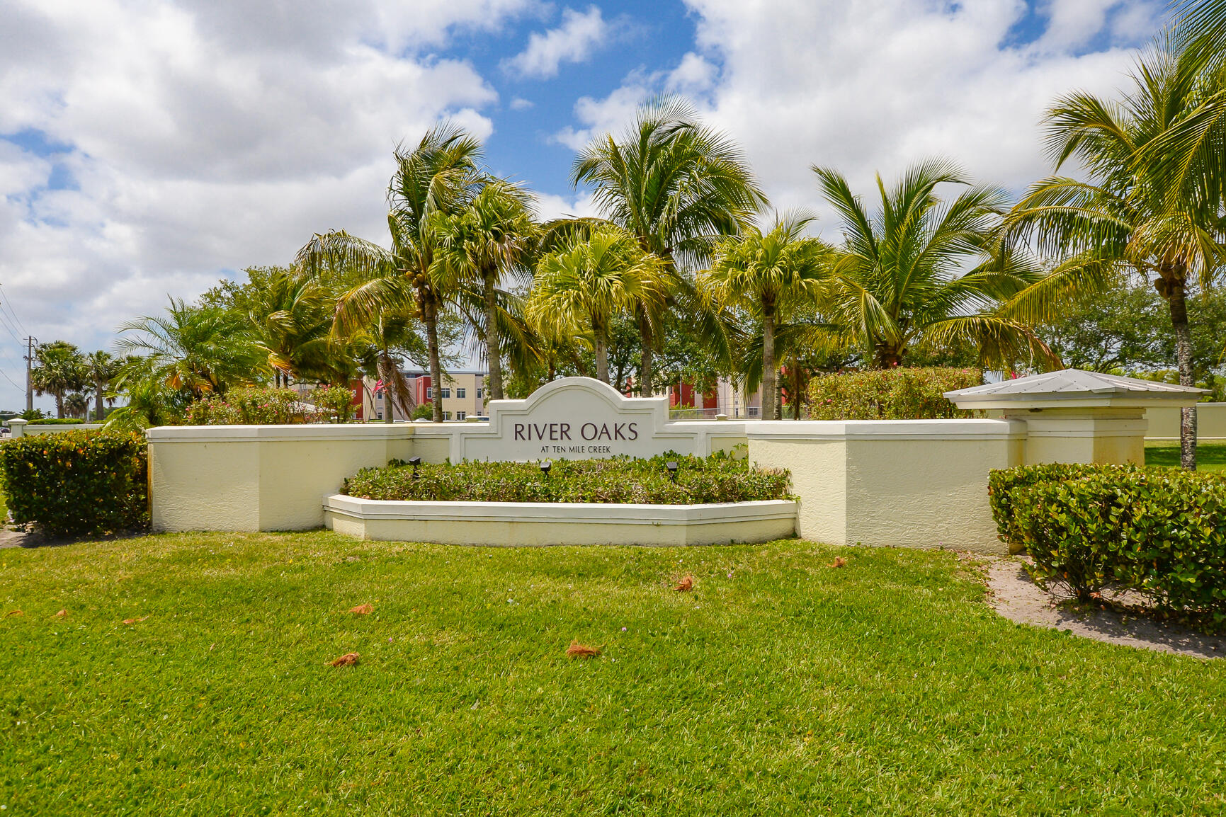 RIVER OAKS - Residential Lease