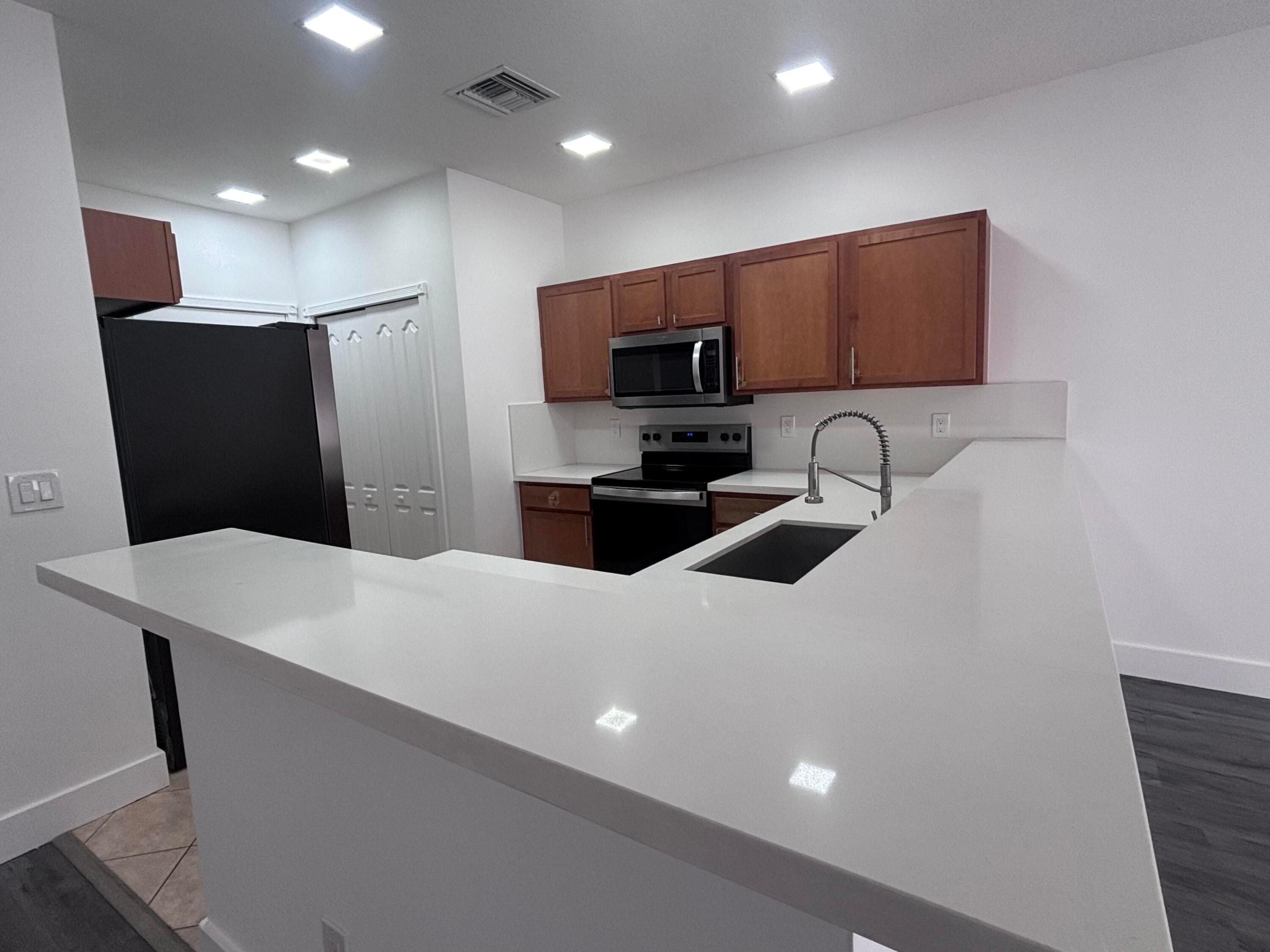 RIVER OAKS - Residential Lease