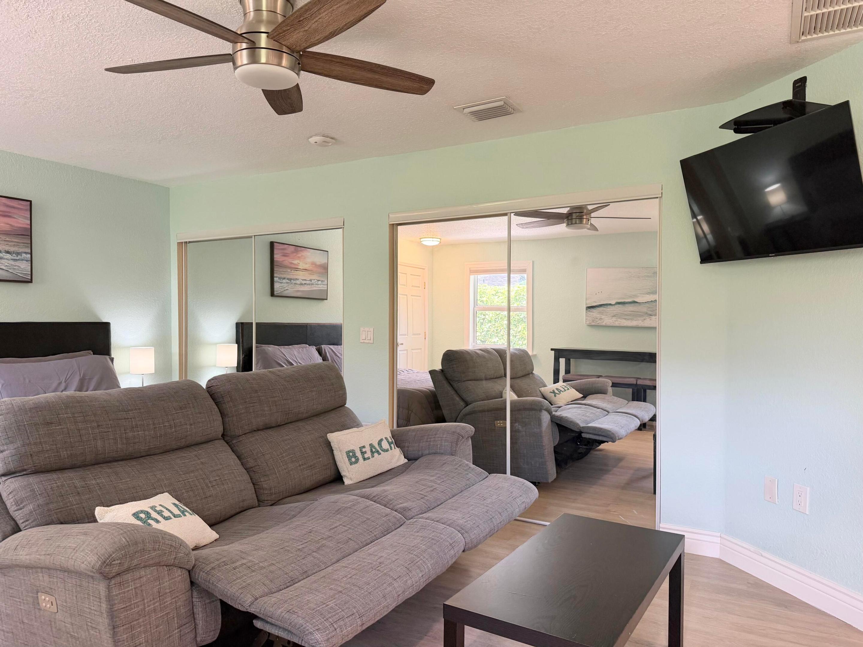 NORTH PALM BEACH HEIGHTS - Residential Lease