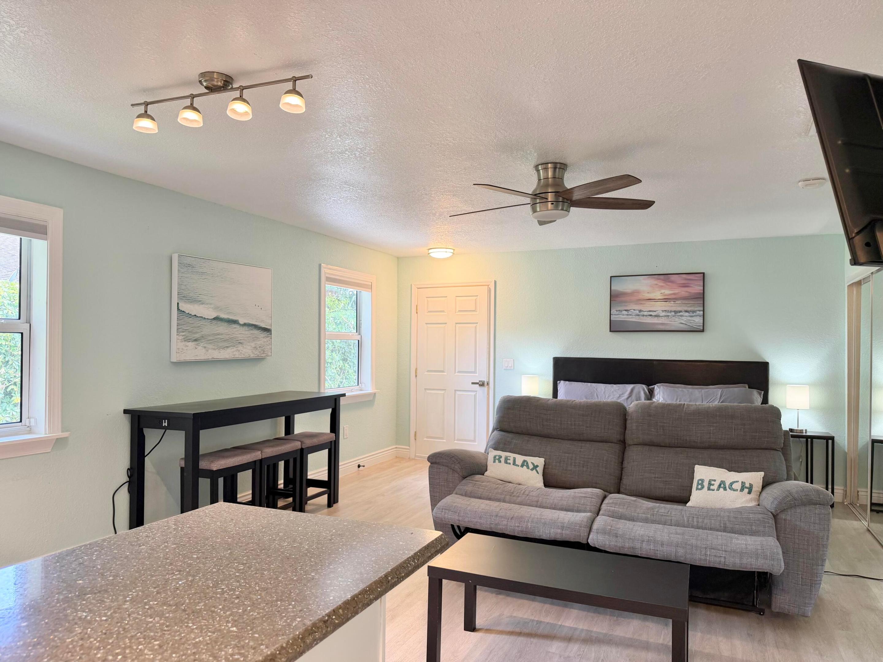 NORTH PALM BEACH HEIGHTS - Residential Lease