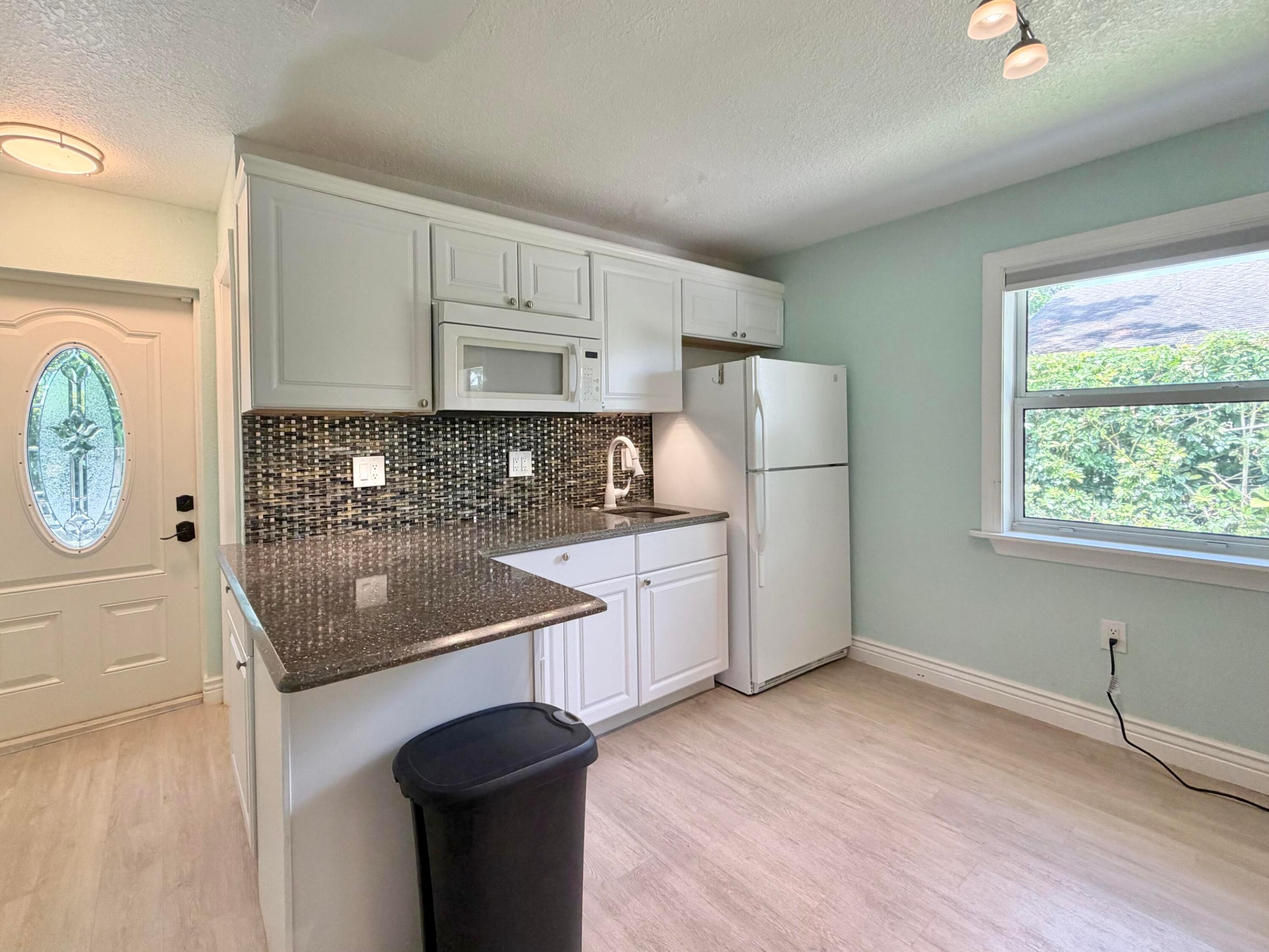 NORTH PALM BEACH HEIGHTS - Residential Lease