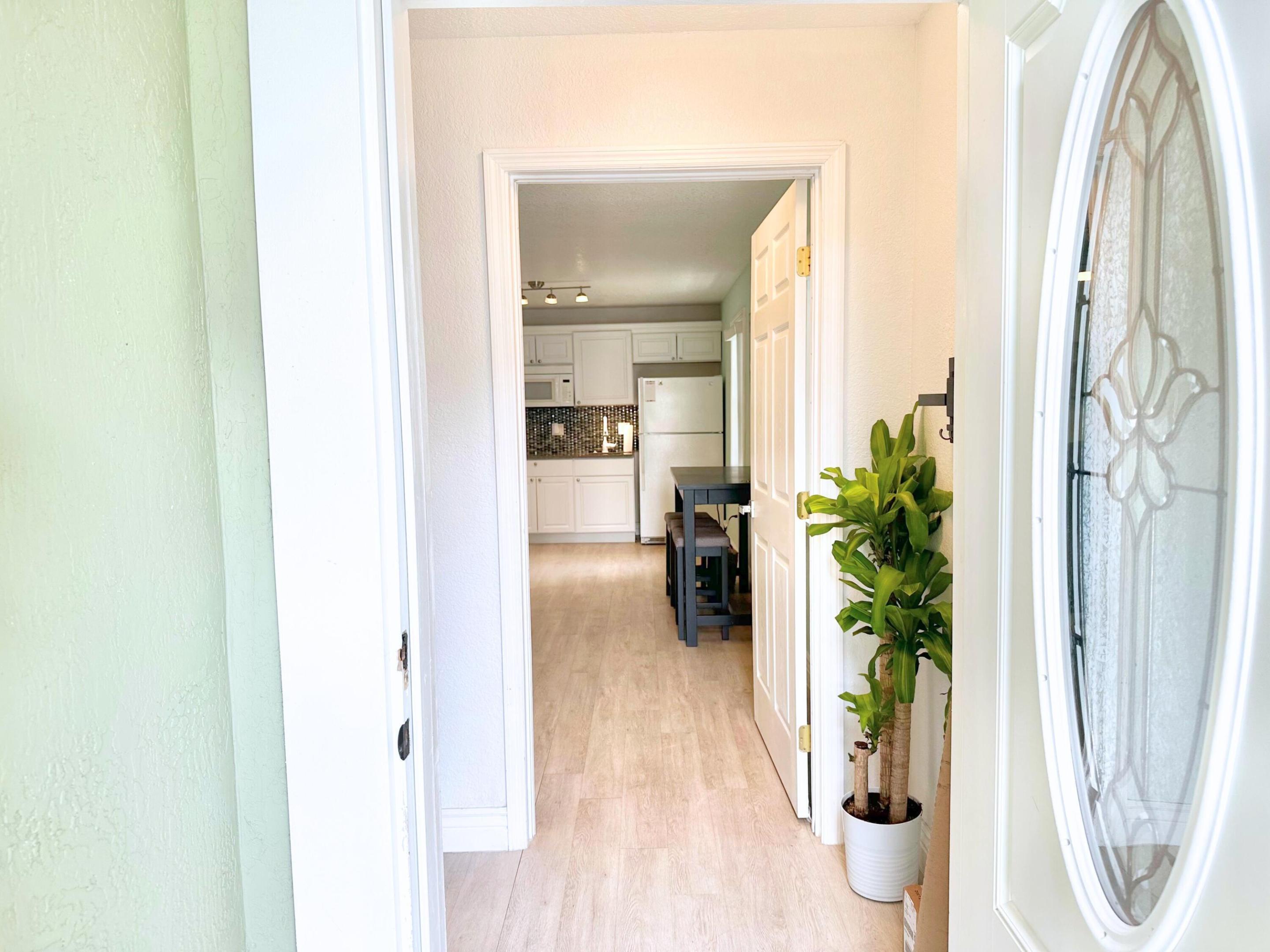 NORTH PALM BEACH HEIGHTS - Residential Lease
