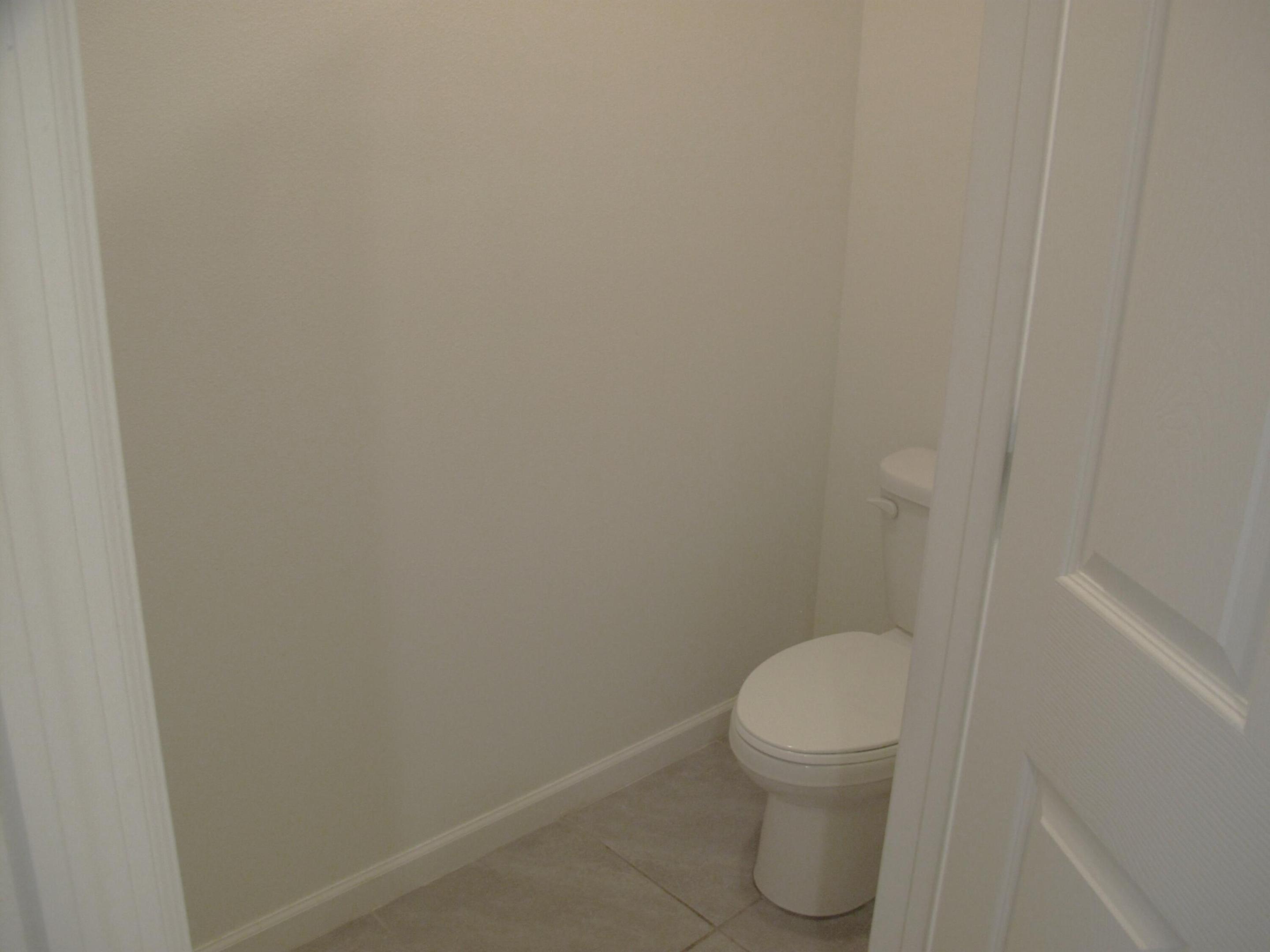 VERANO SOUTH PUD 1 - POD G - PLAT NO. 1 - Residential Lease