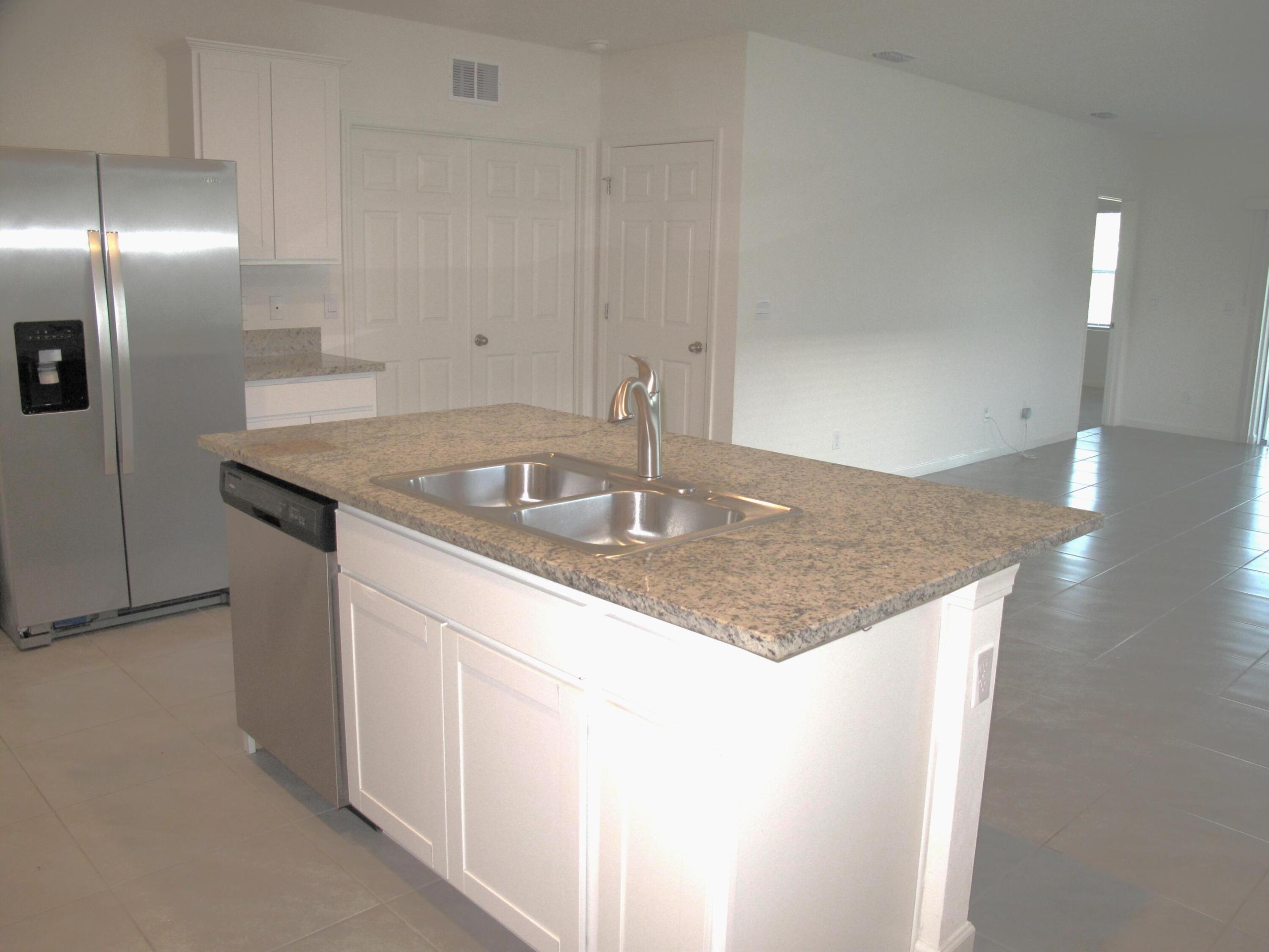 VERANO SOUTH PUD 1 - POD G - PLAT NO. 1 - Residential Lease