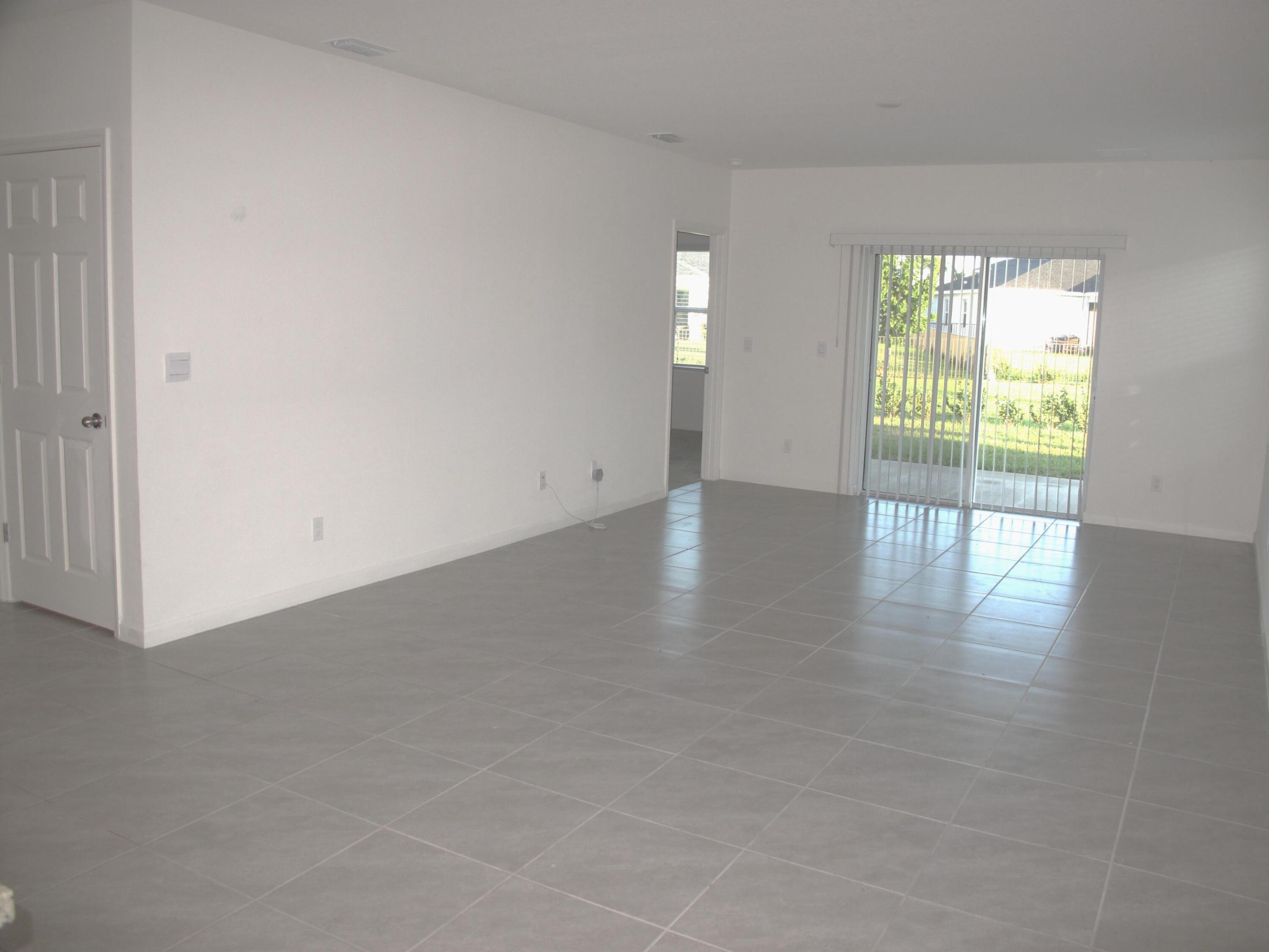 VERANO SOUTH PUD 1 - POD G - PLAT NO. 1 - Residential Lease