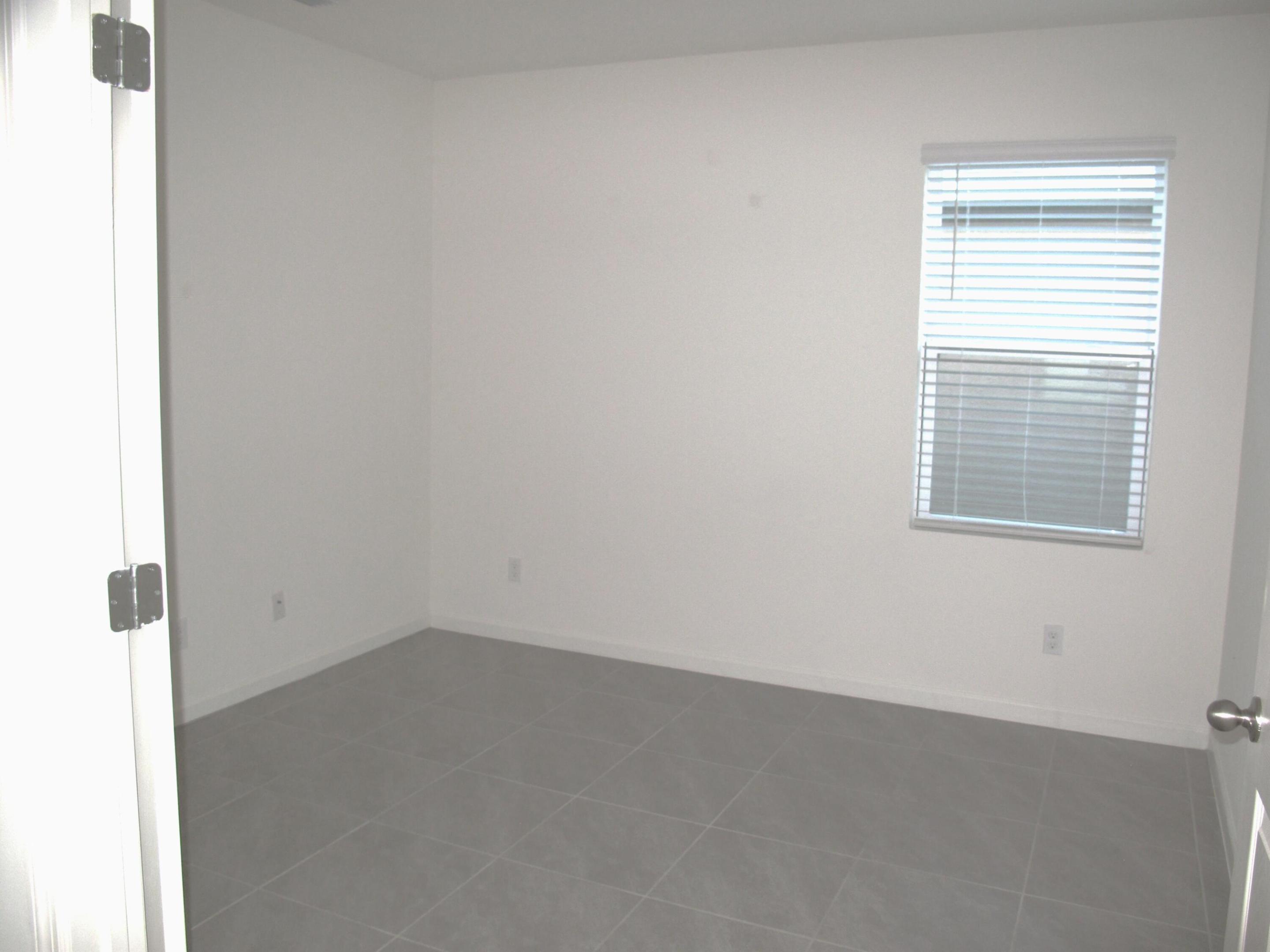 VERANO SOUTH PUD 1 - POD G - PLAT NO. 1 - Residential Lease