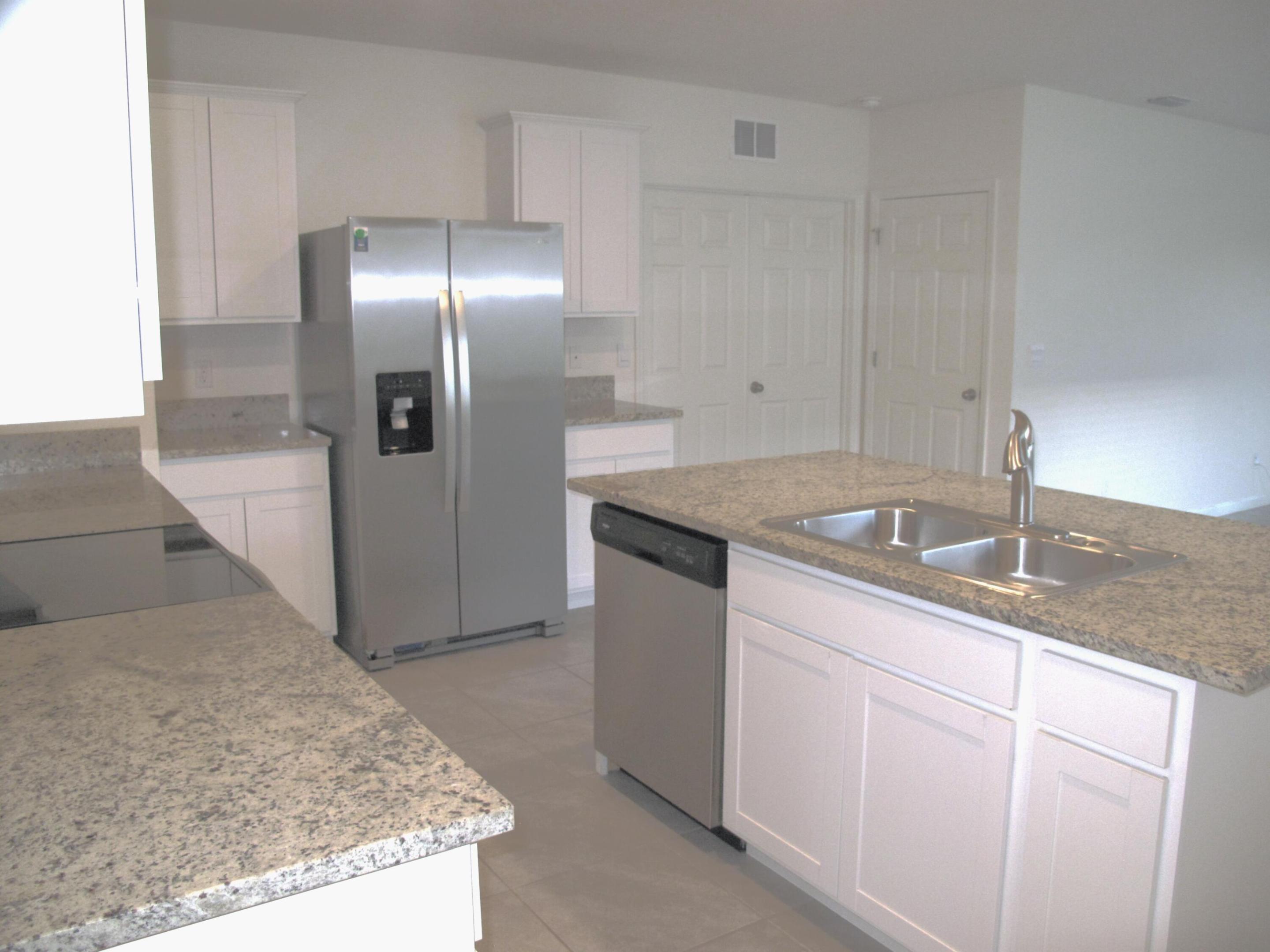 VERANO SOUTH PUD 1 - POD G - PLAT NO. 1 - Residential Lease