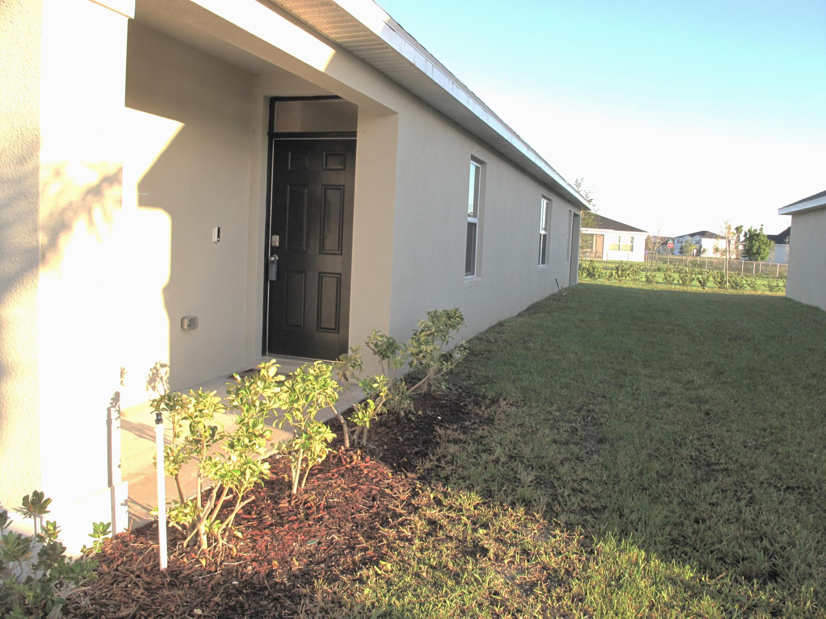 VERANO SOUTH PUD 1 - POD G - PLAT NO. 1 - Residential Lease