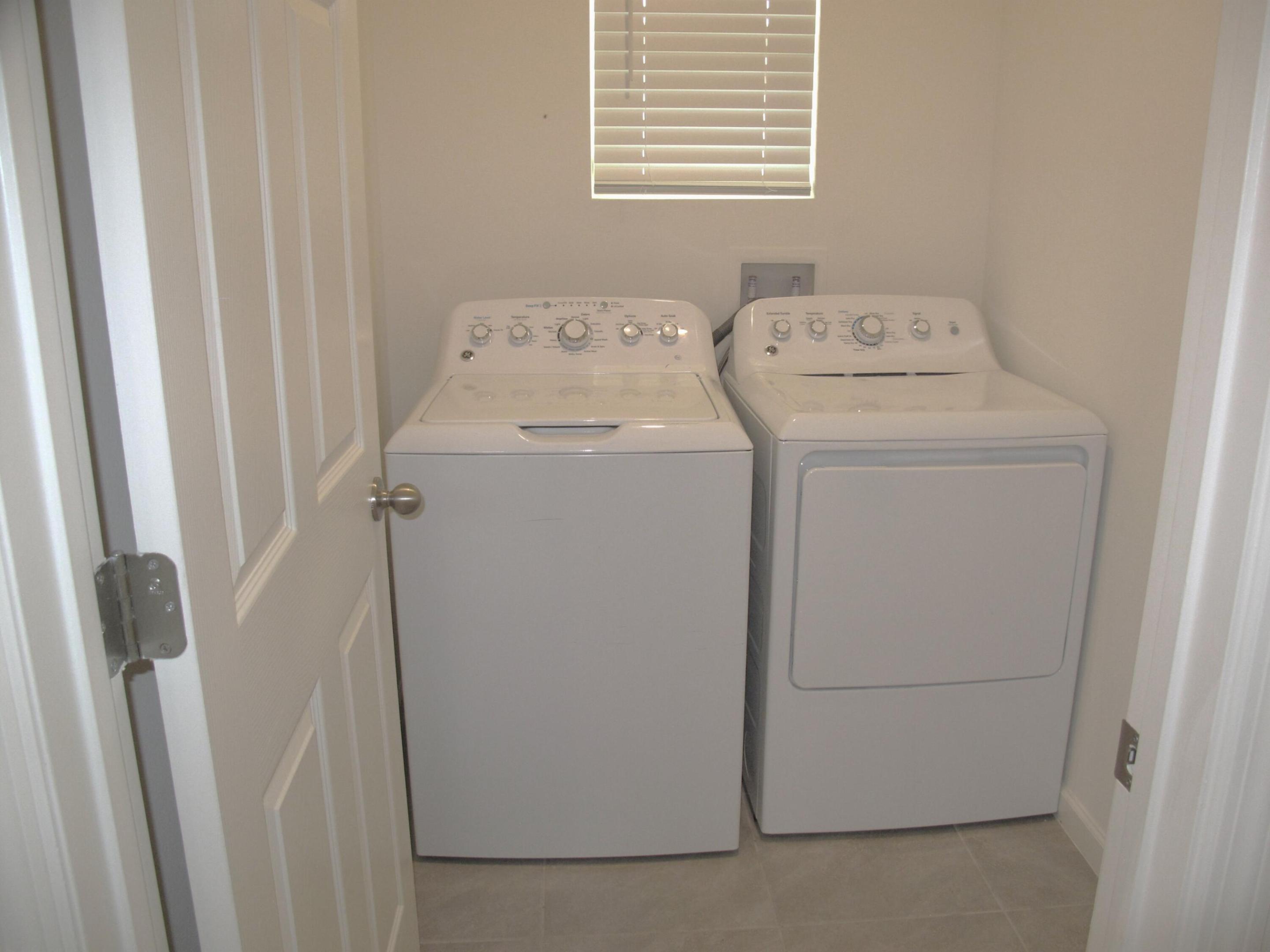 VERANO SOUTH PUD 1 - POD G - PLAT NO. 1 - Residential Lease