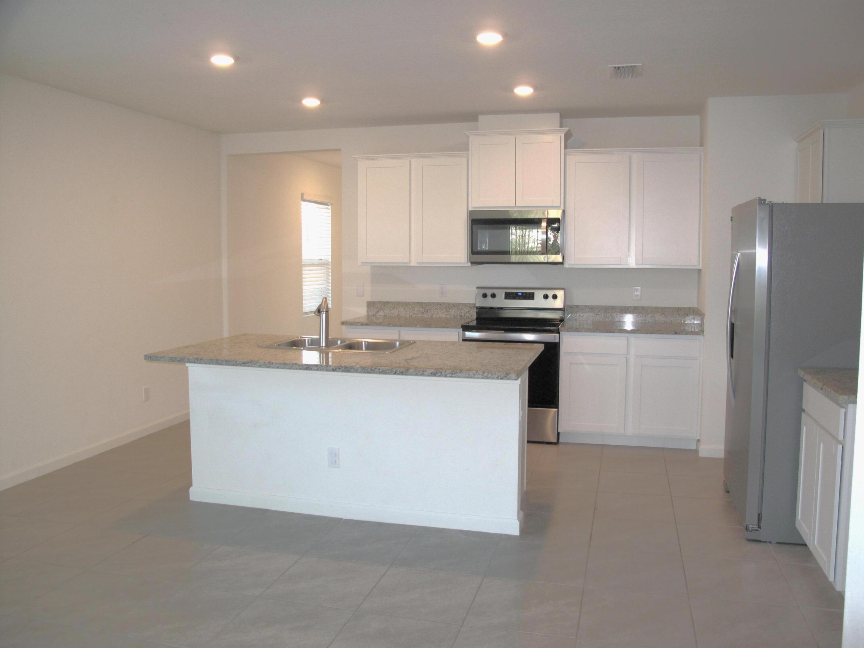 VERANO SOUTH PUD 1 - POD G - PLAT NO. 1 - Residential Lease