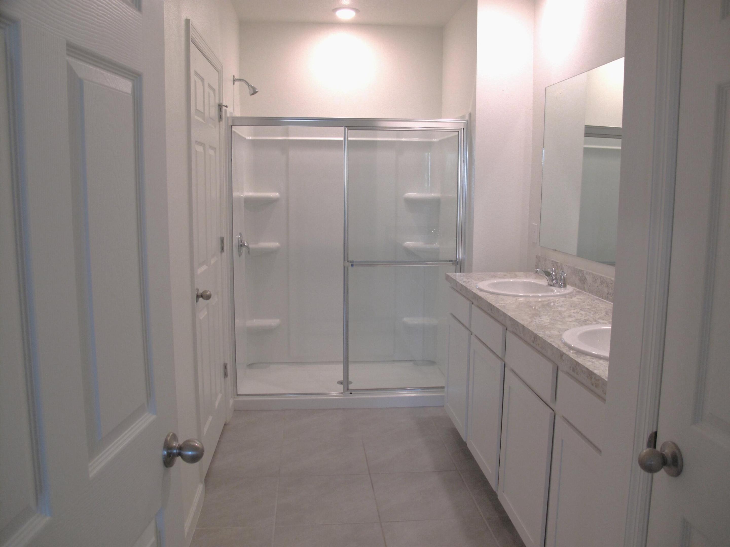 VERANO SOUTH PUD 1 - POD G - PLAT NO. 1 - Residential Lease