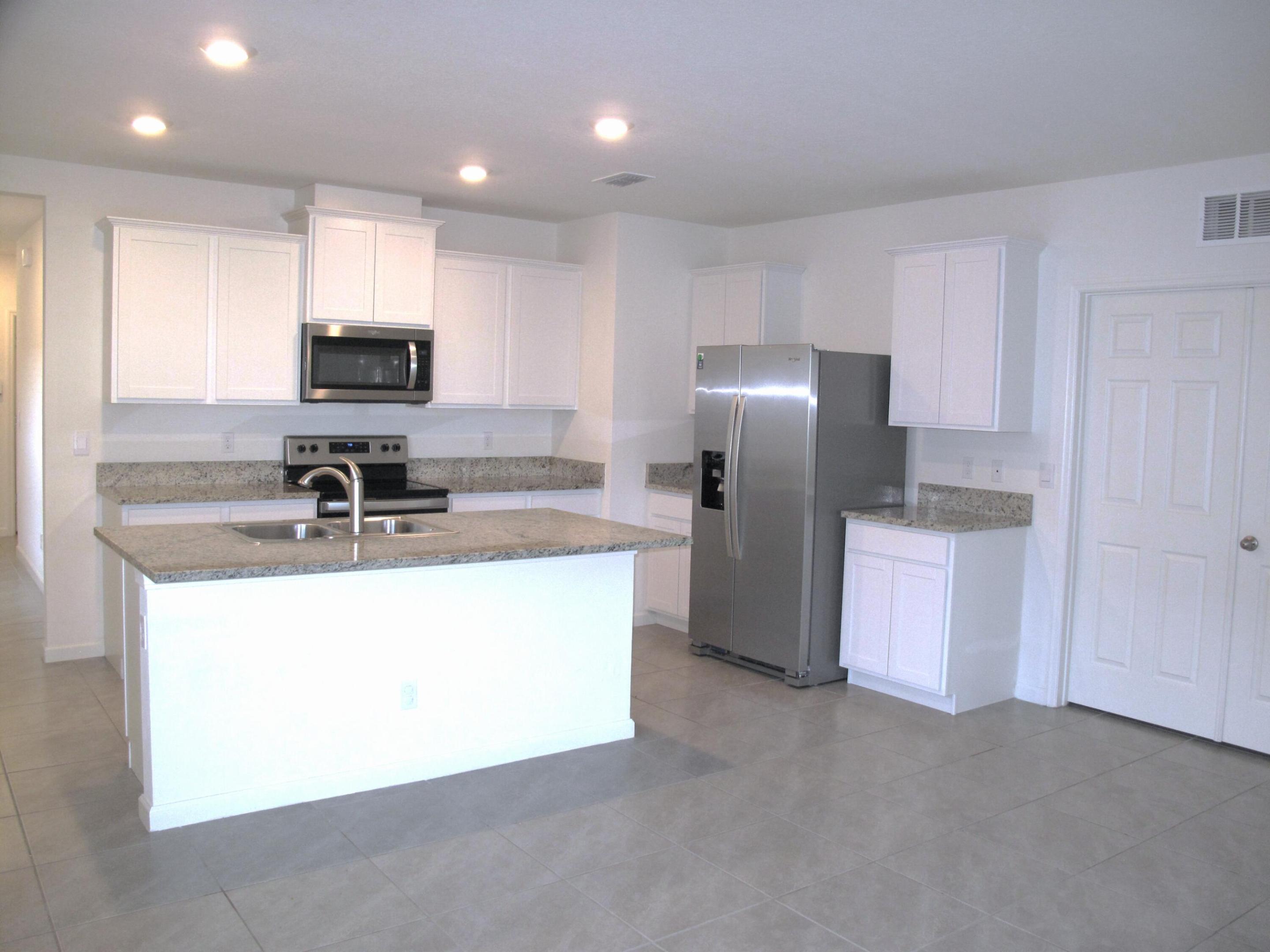 VERANO SOUTH PUD 1 - POD G - PLAT NO. 1 - Residential Lease