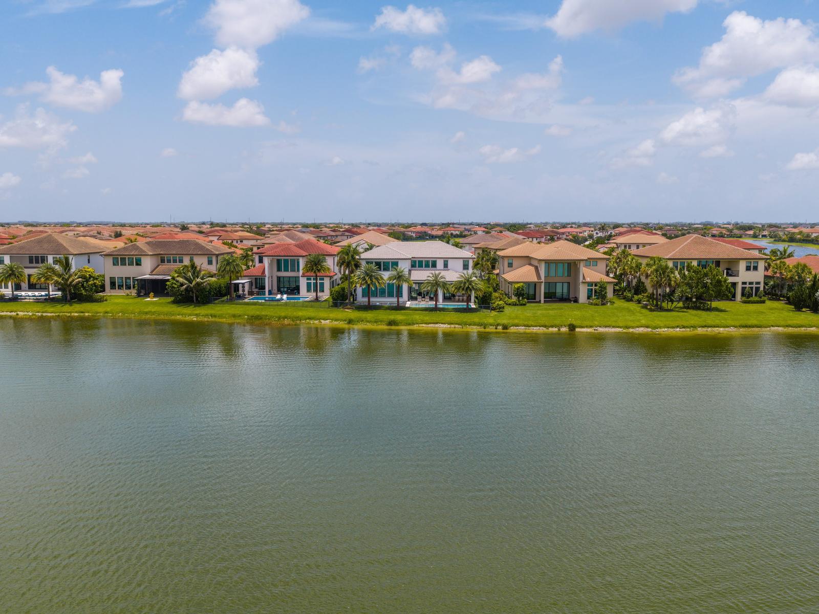 PARKLAND BAY - Residential