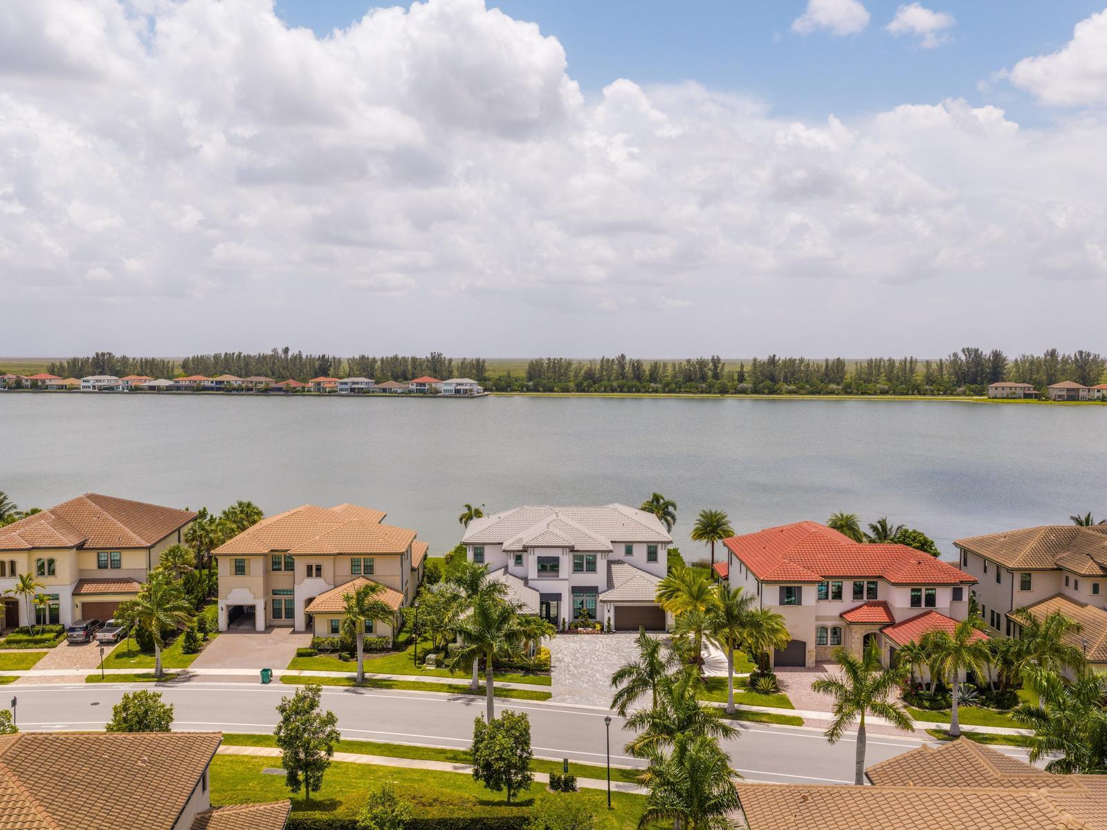 PARKLAND BAY - Residential