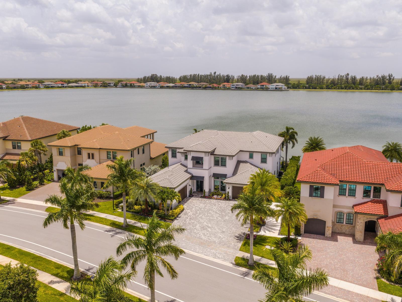 PARKLAND BAY - Residential