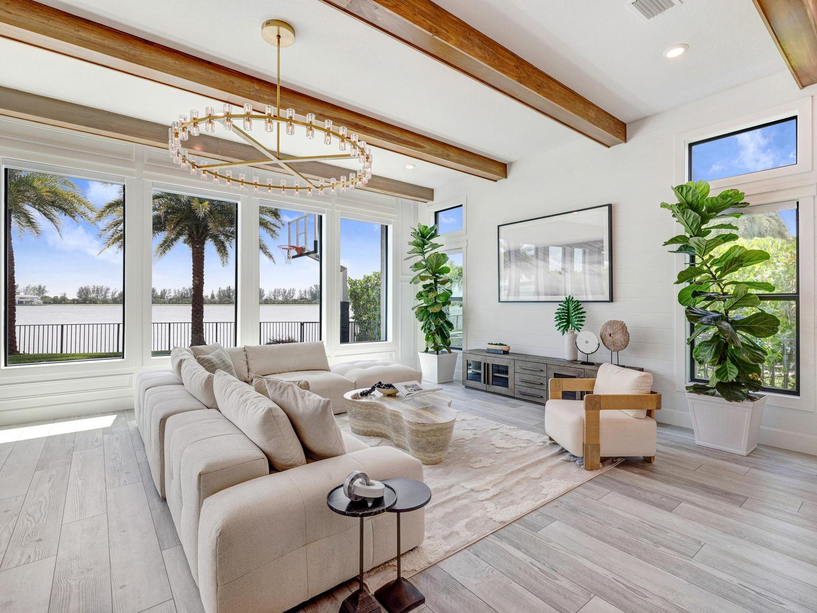 PARKLAND BAY - Residential