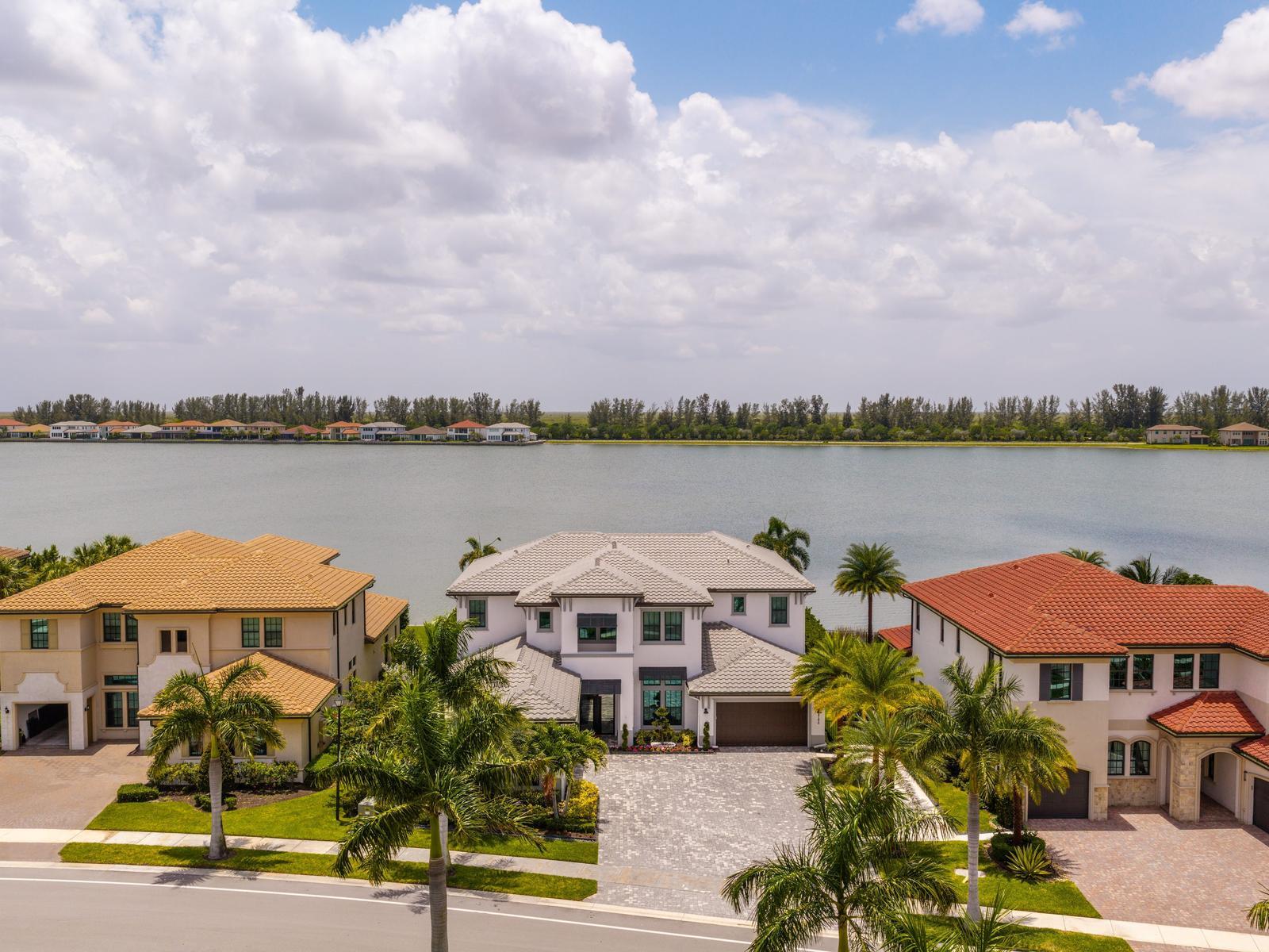 PARKLAND BAY - Residential