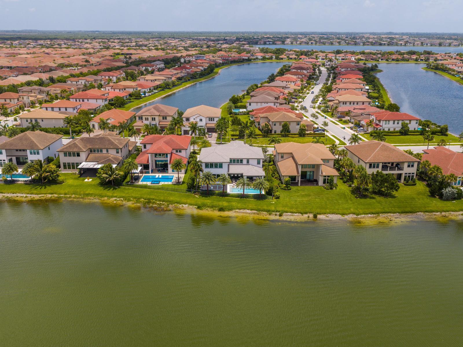 PARKLAND BAY - Residential