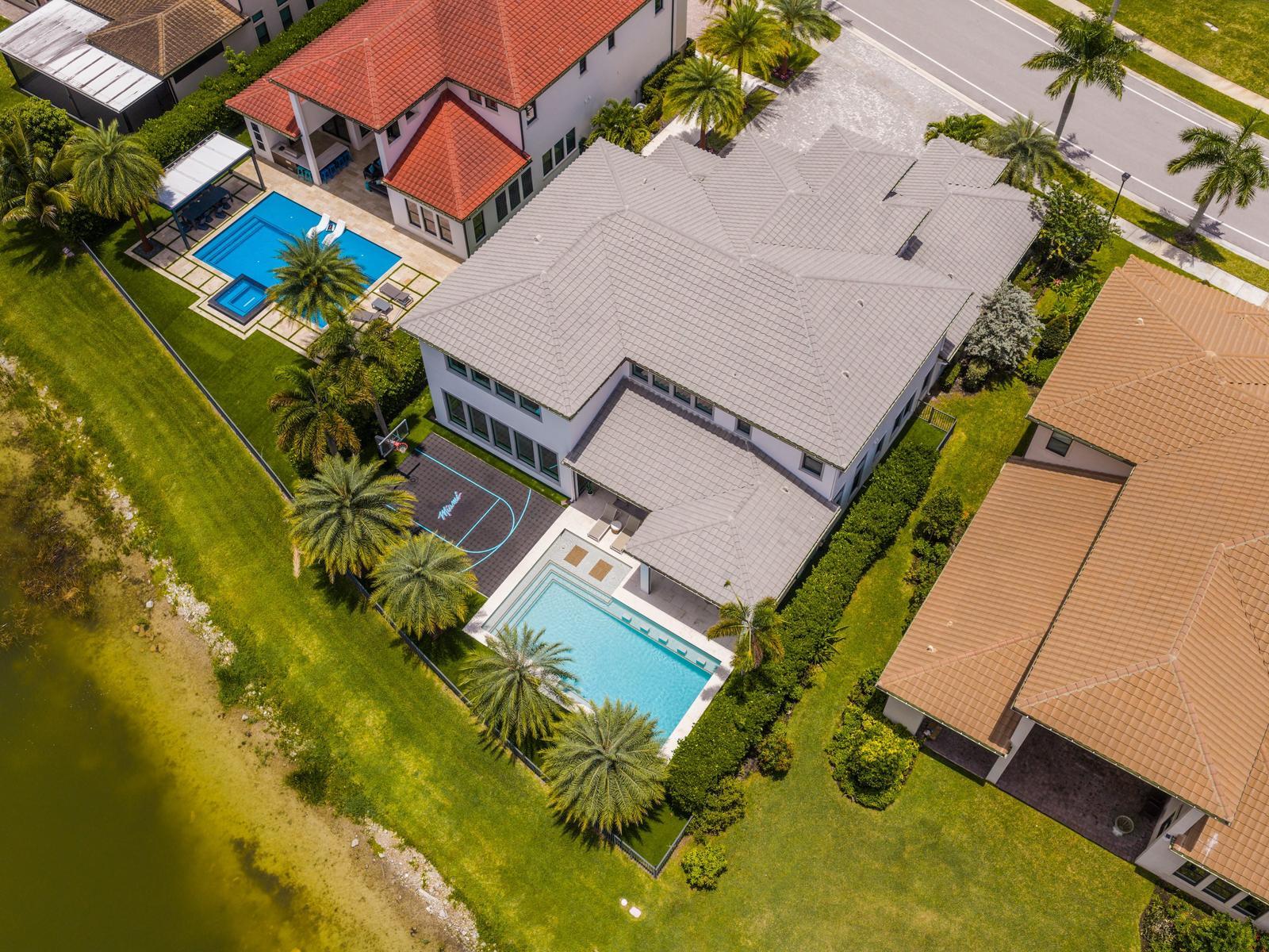 PARKLAND BAY - Residential