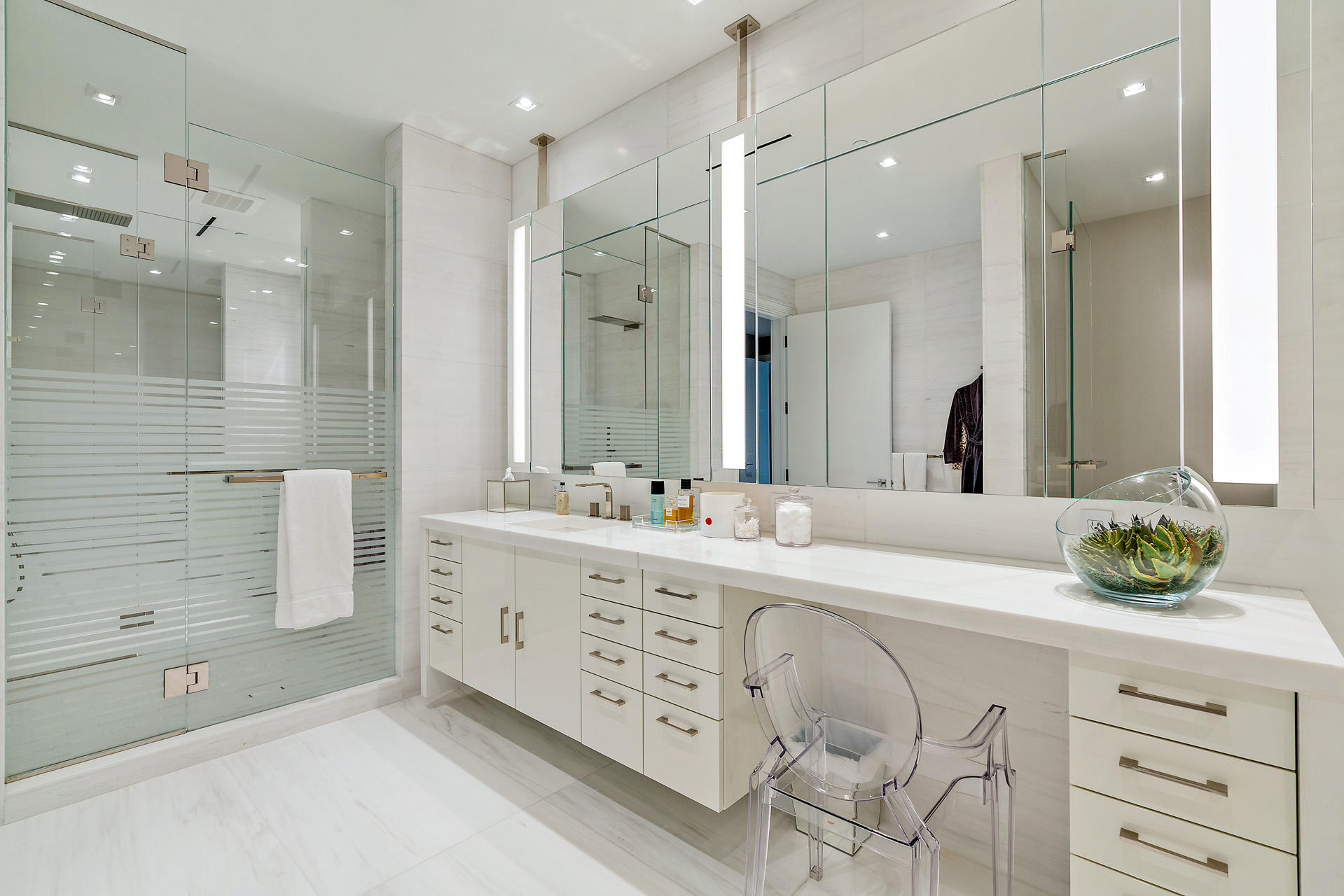 BRISTOL CONDO - Residential