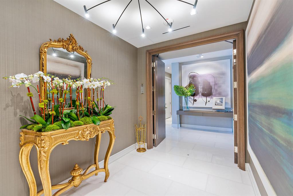 BRISTOL CONDO - Residential