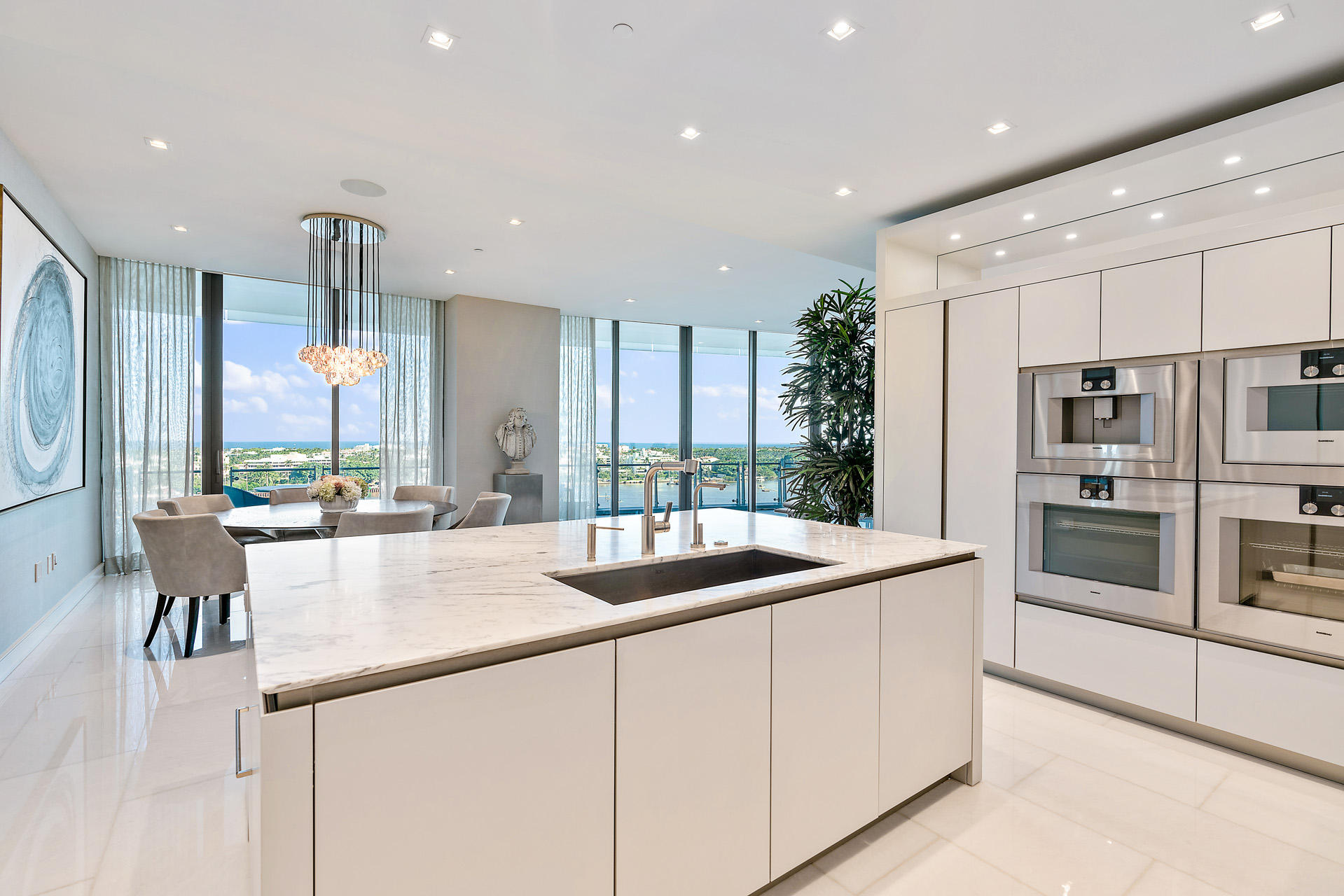 BRISTOL CONDO - Residential