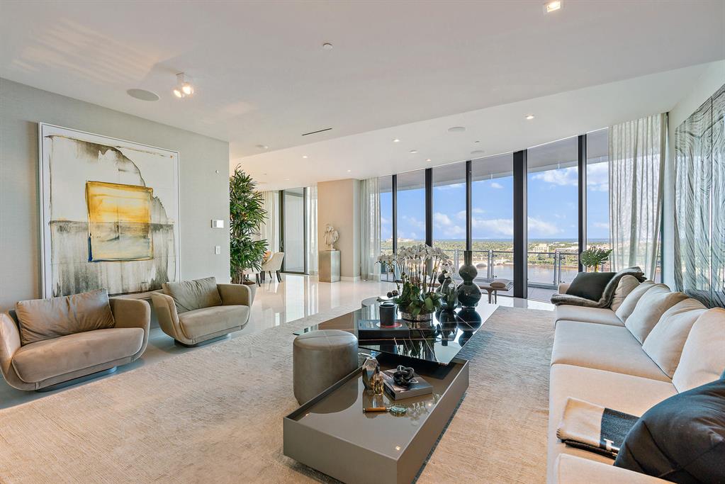 BRISTOL CONDO - Residential