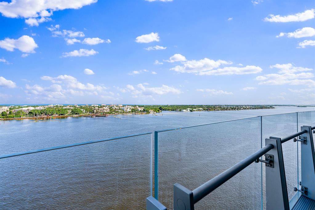BRISTOL CONDO - Residential