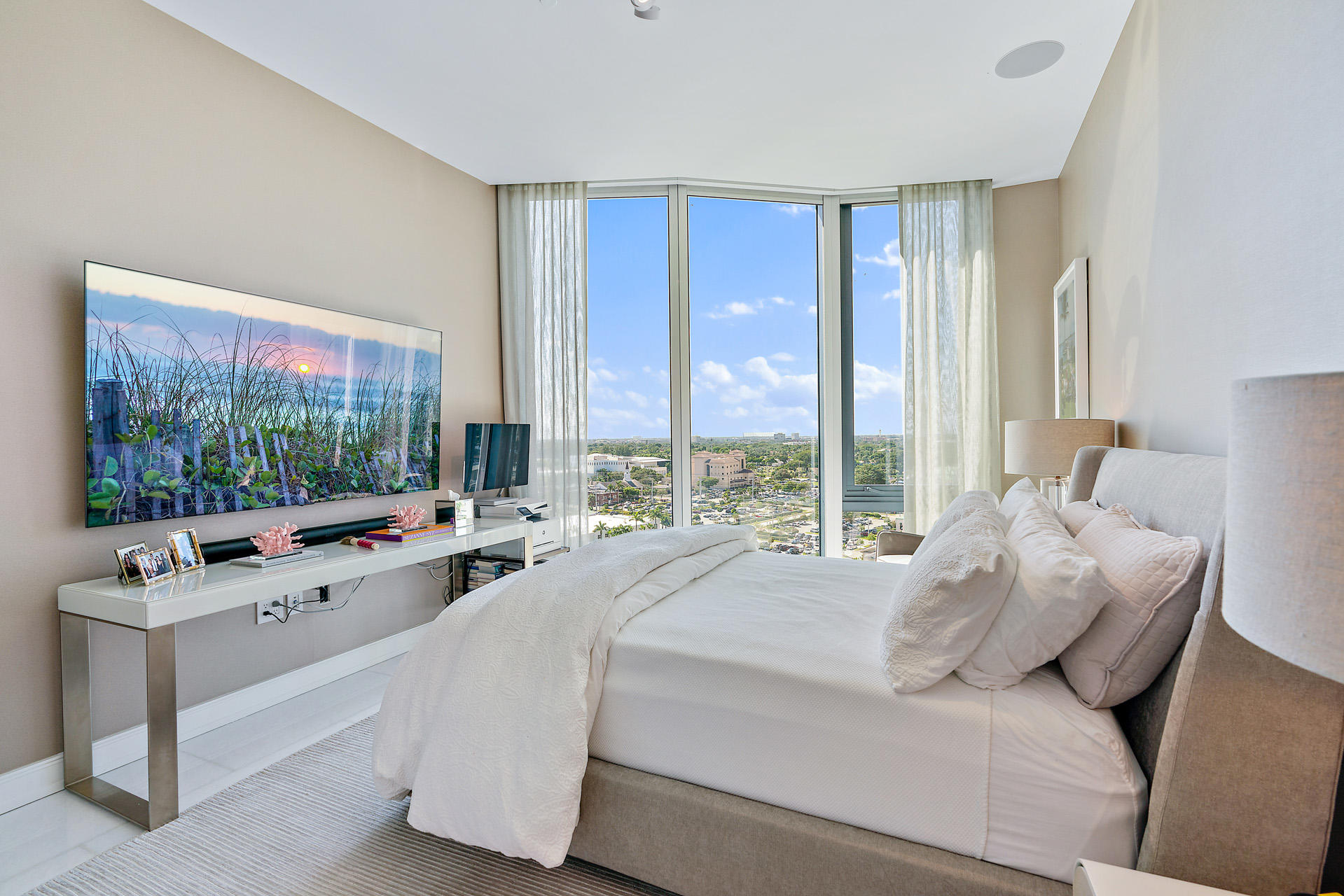 BRISTOL CONDO - Residential