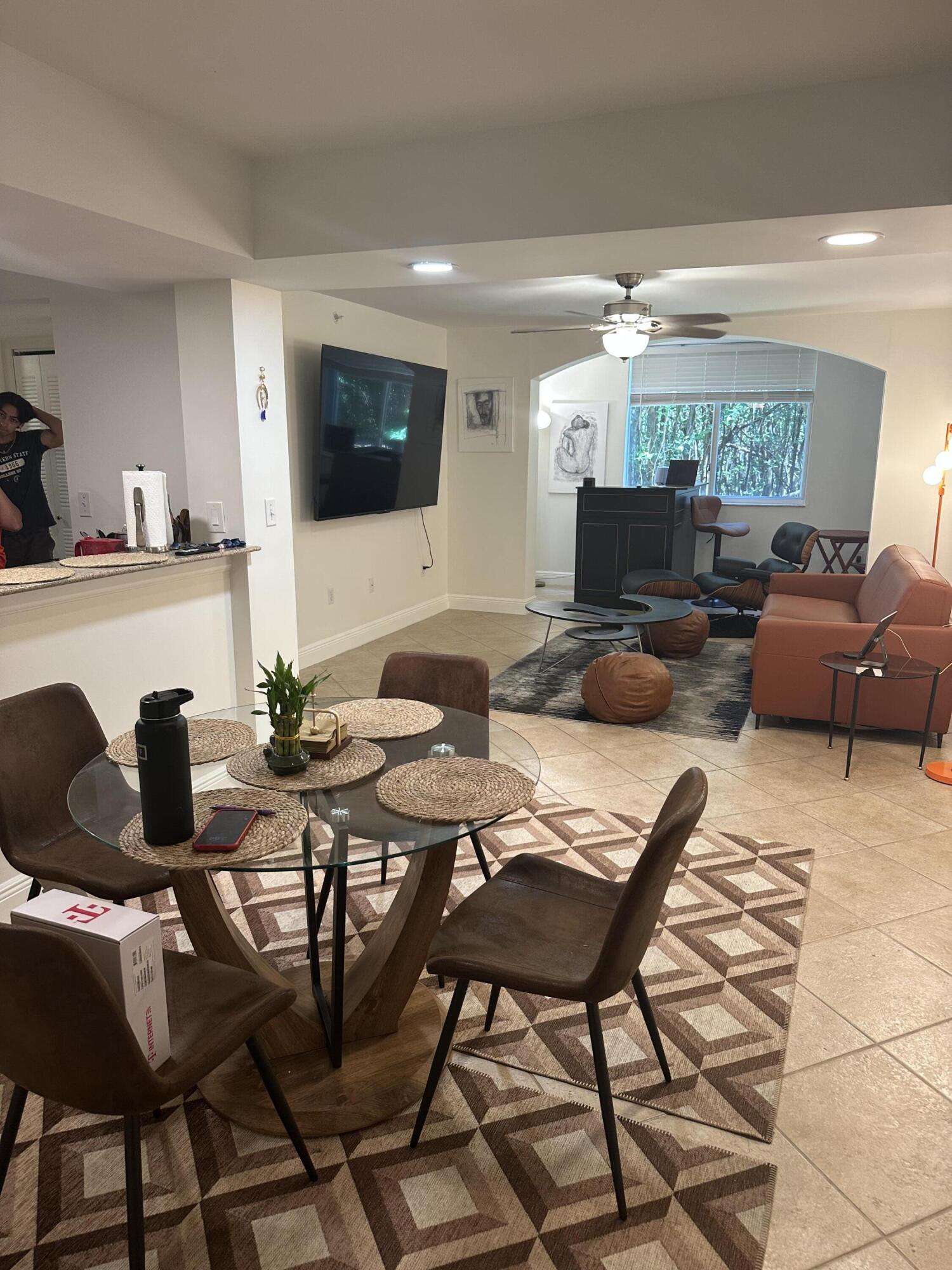 HYPOLUXOS MARINERS CAY CONDO - Residential