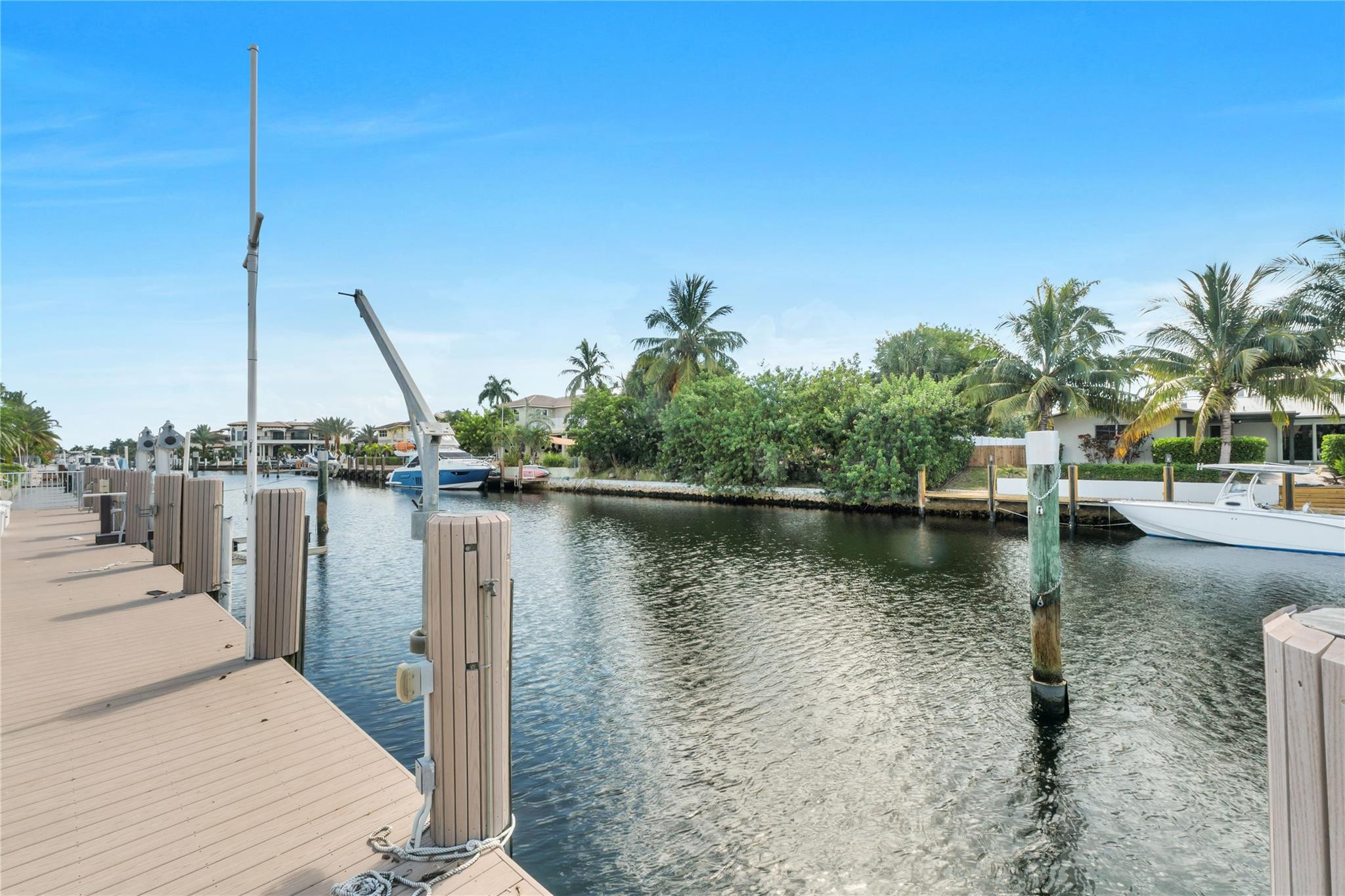 VENETIAN ISLES 2ND SEC - Residential