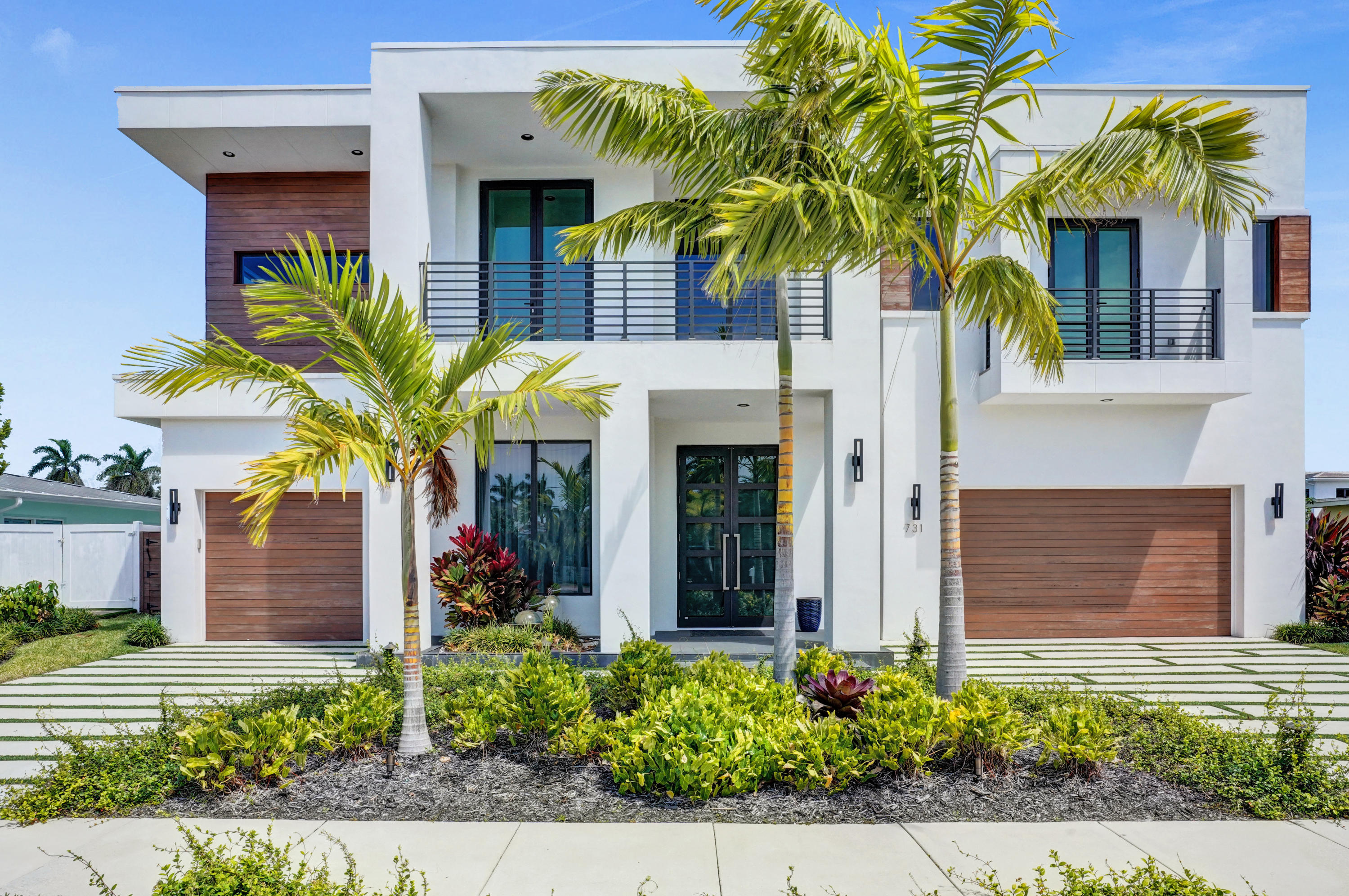 BOCA HARBOUR 5TH SEC - Residential