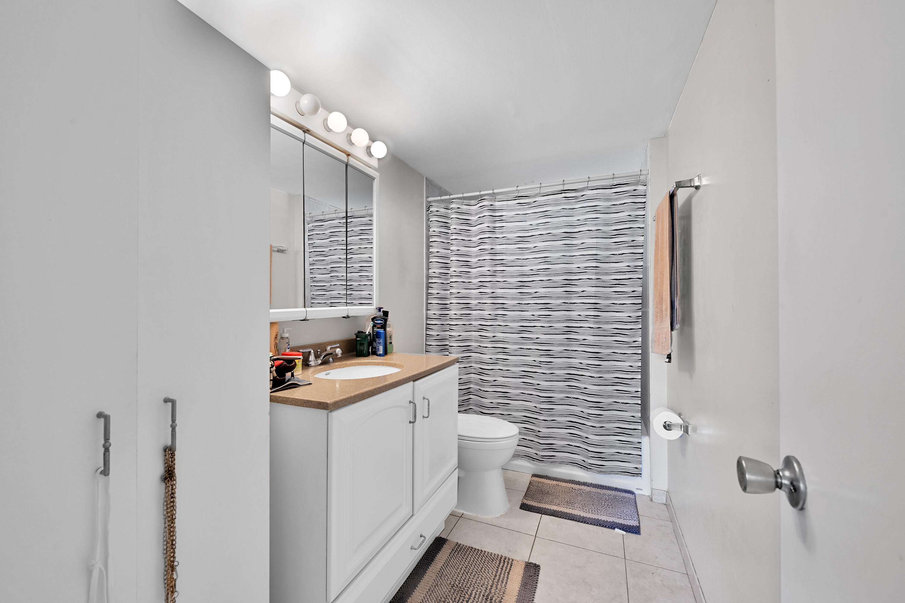 ROYAL PARK CONDO - Residential