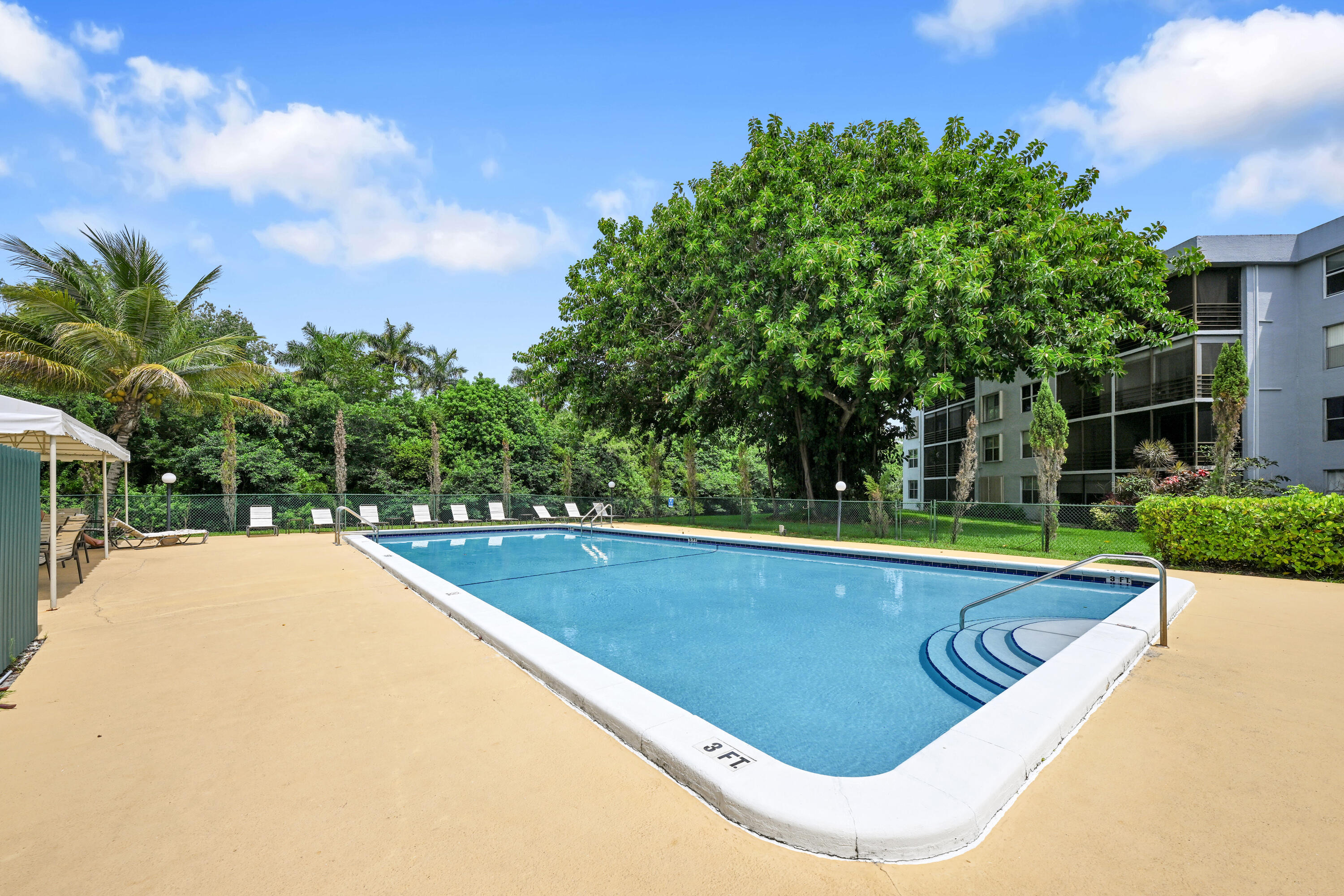 ROYAL PARK CONDO - Residential