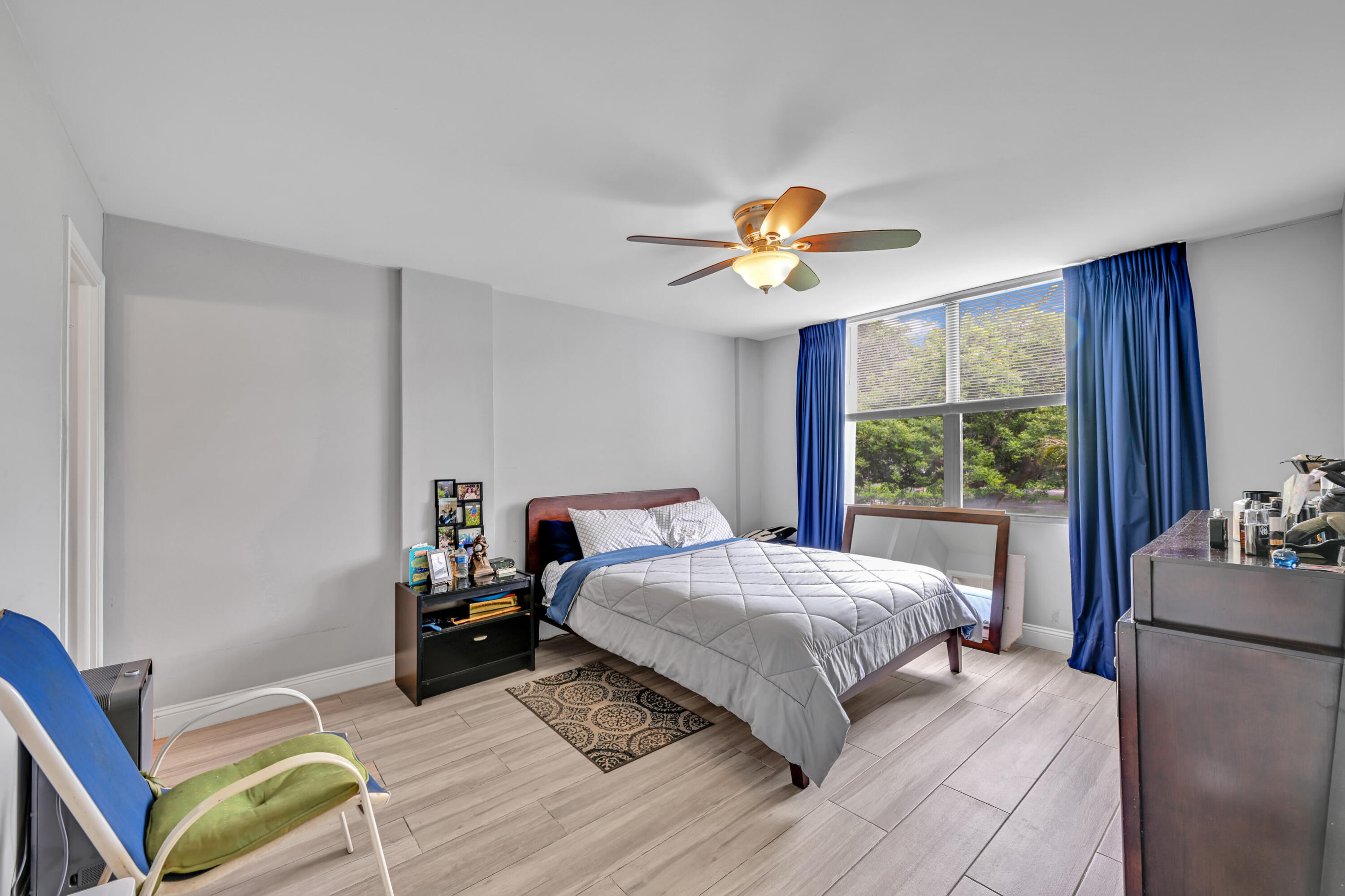 ROYAL PARK CONDO - Residential