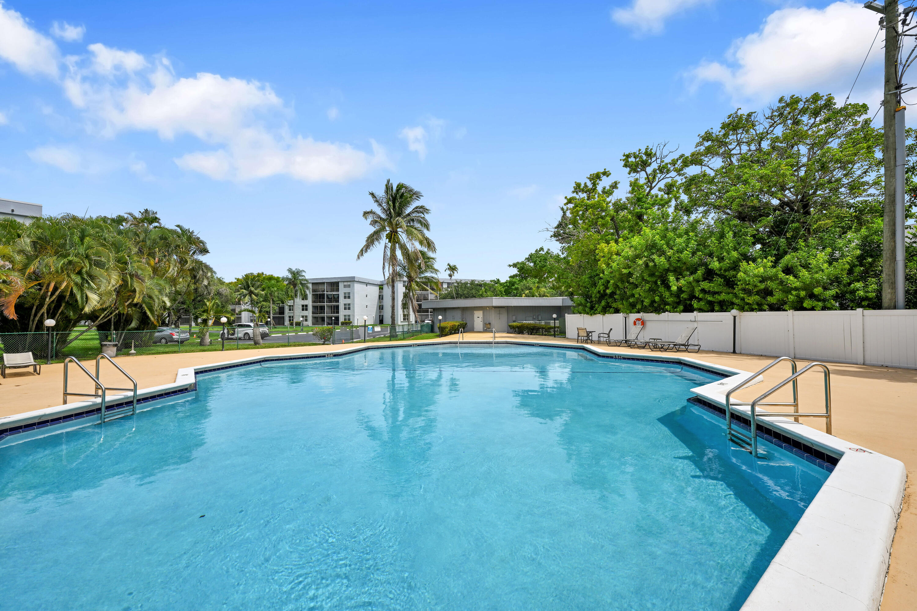 ROYAL PARK CONDO - Residential